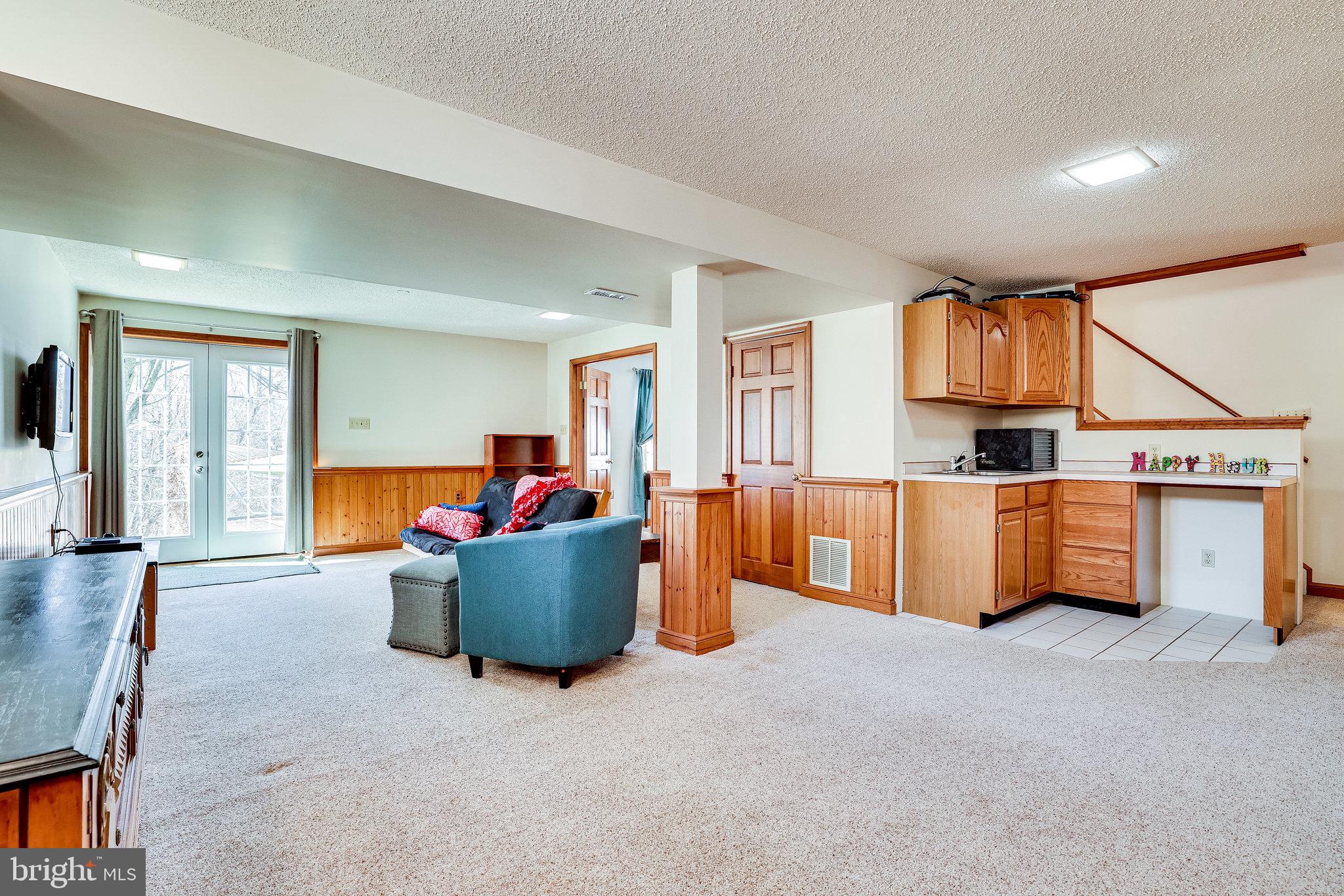 CHANTILLY HIGHLANDS - Residential