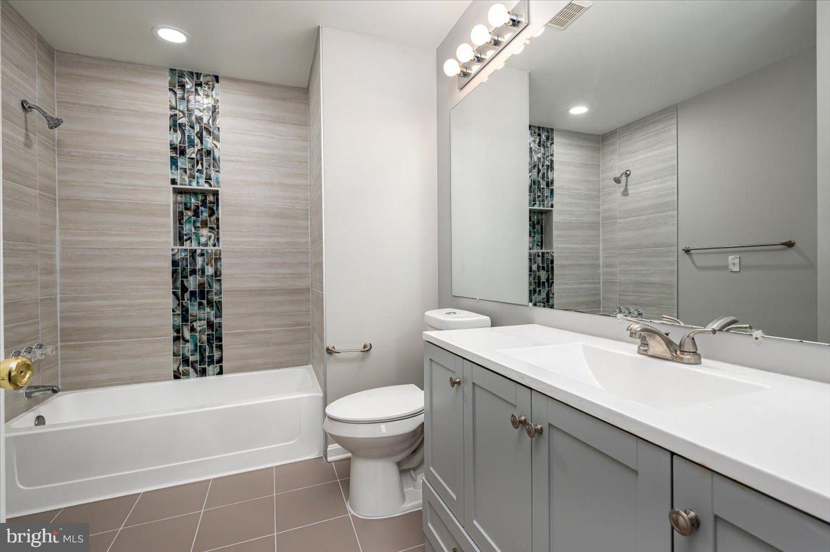 GLENSHIRE TOWNE - Residential