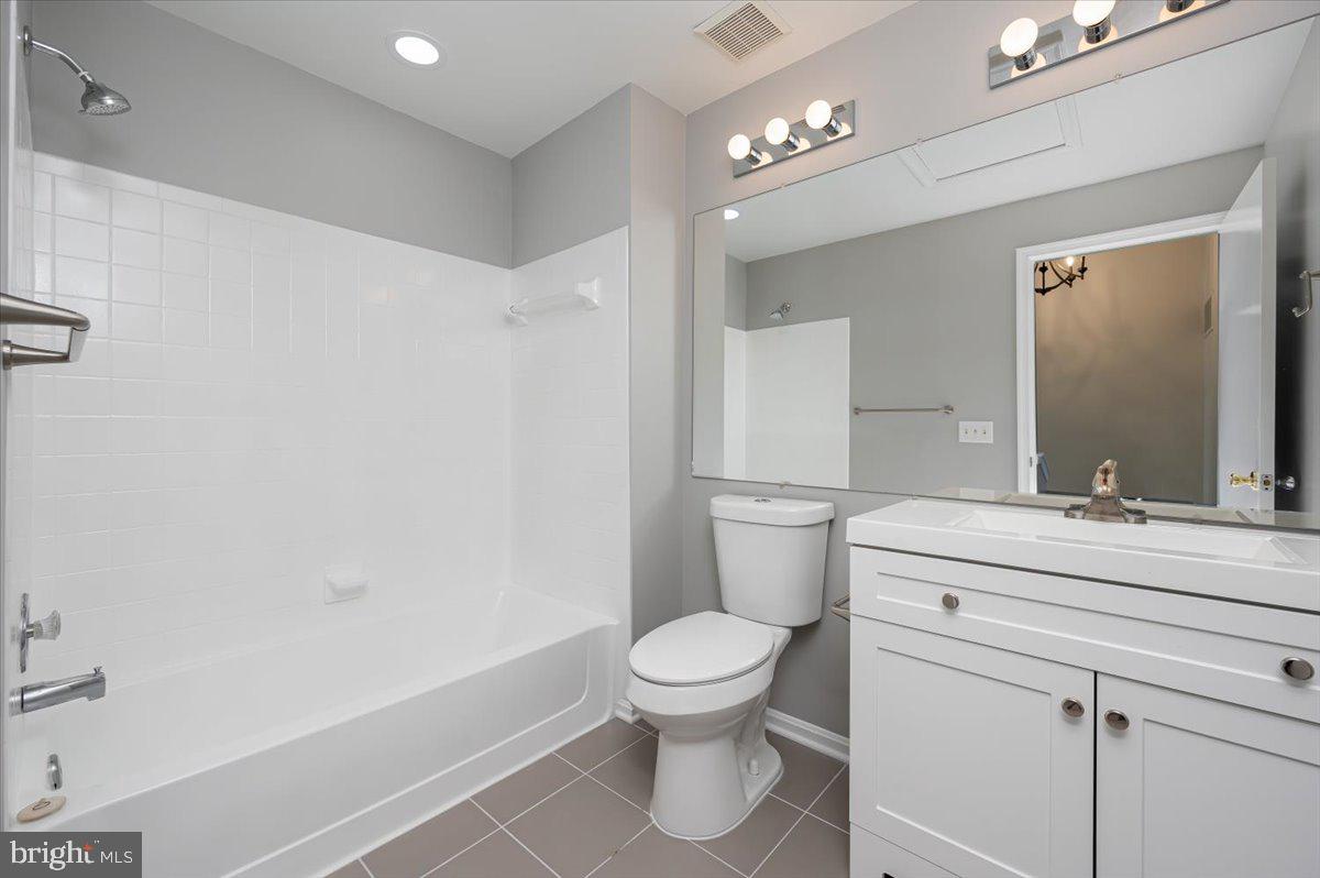 GLENSHIRE TOWNE - Residential