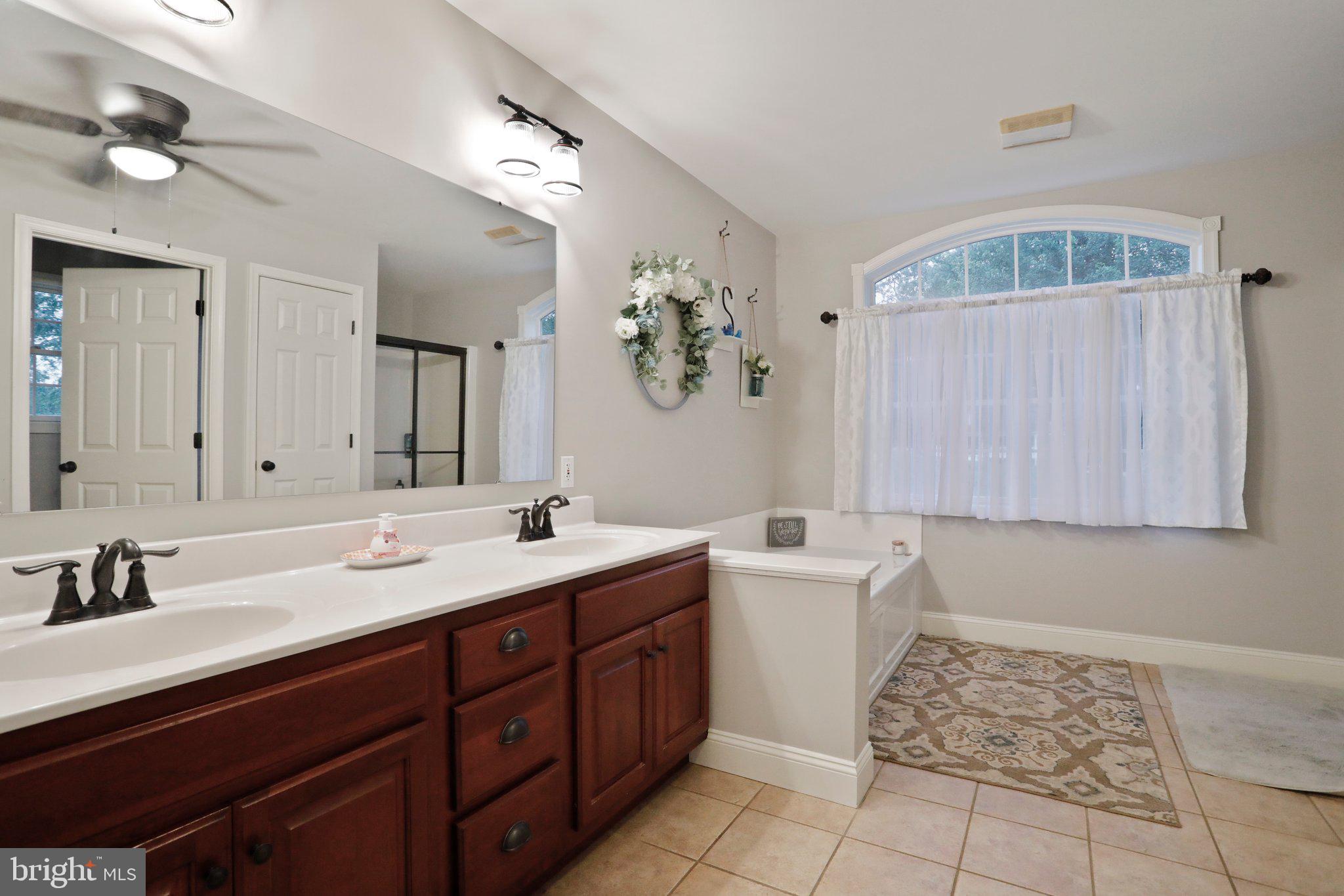 BIG POOL - Residential