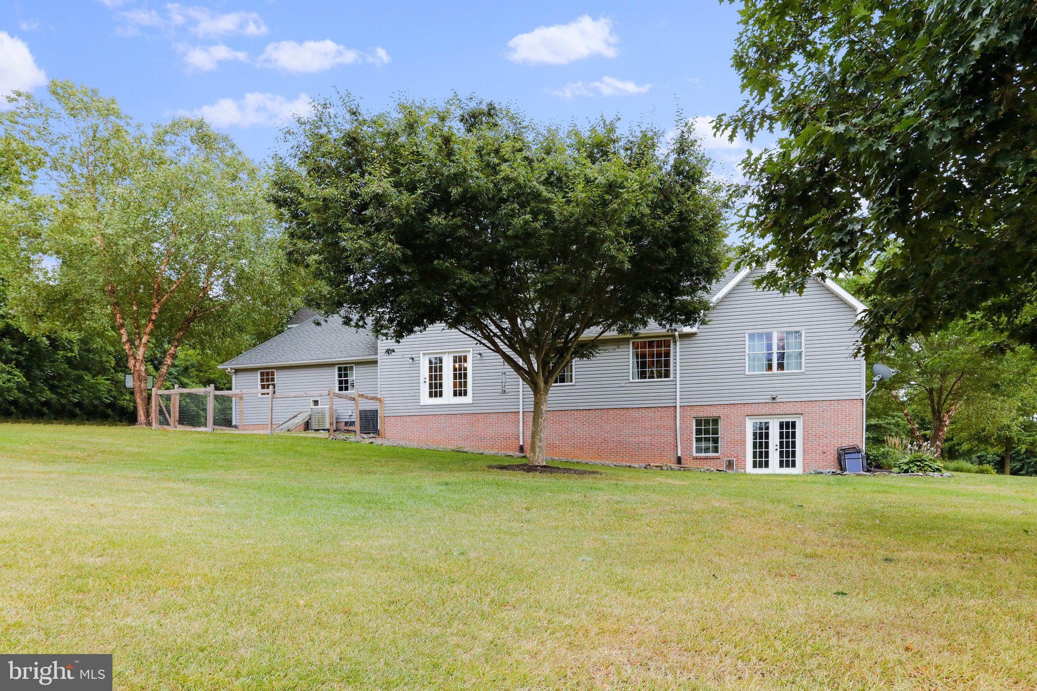 BIG POOL - Residential