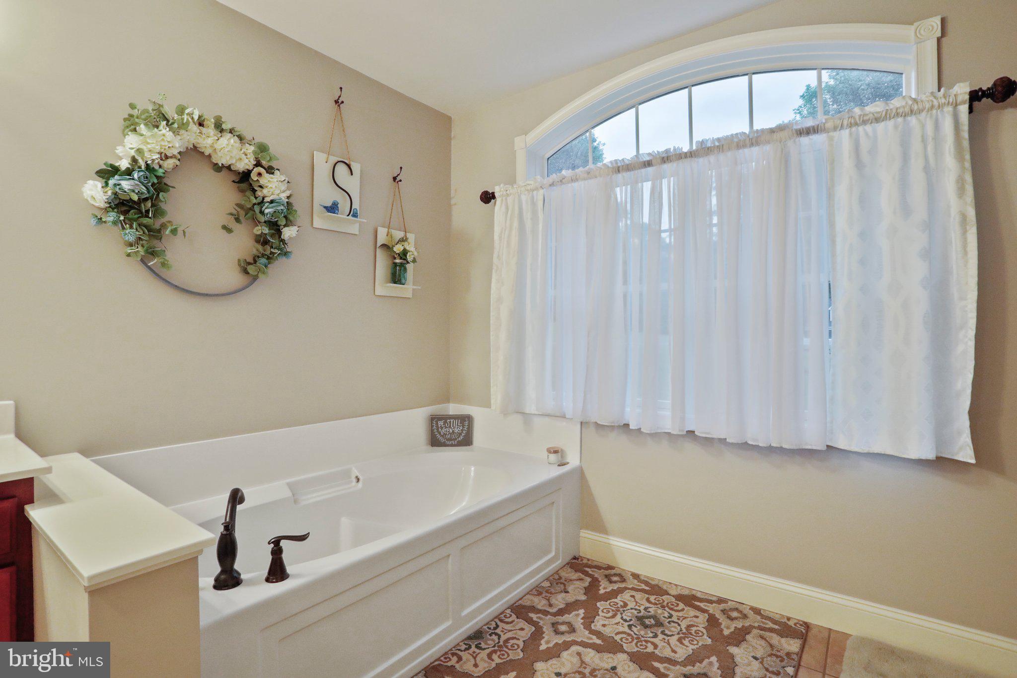 BIG POOL - Residential