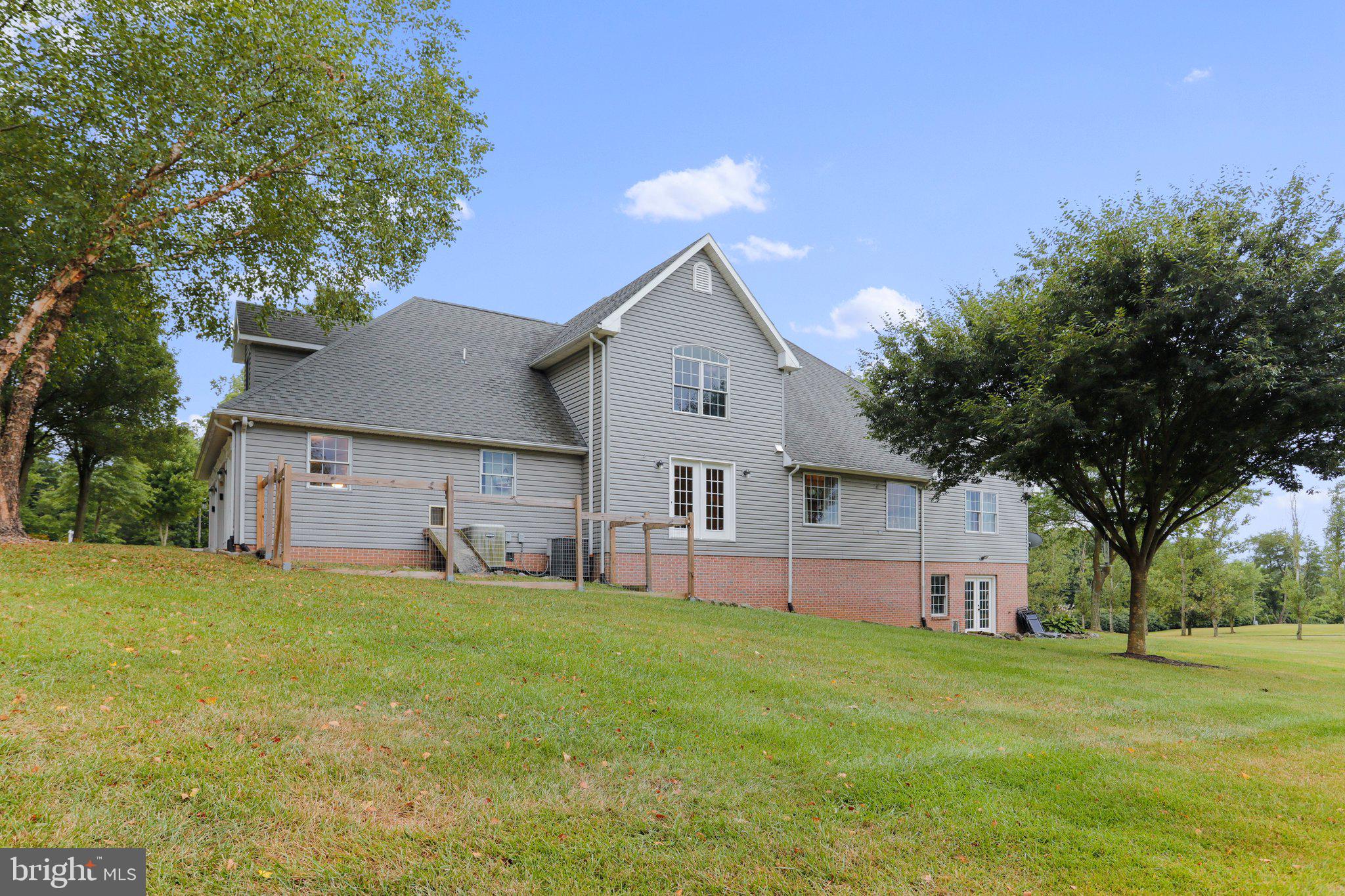 BIG POOL - Residential