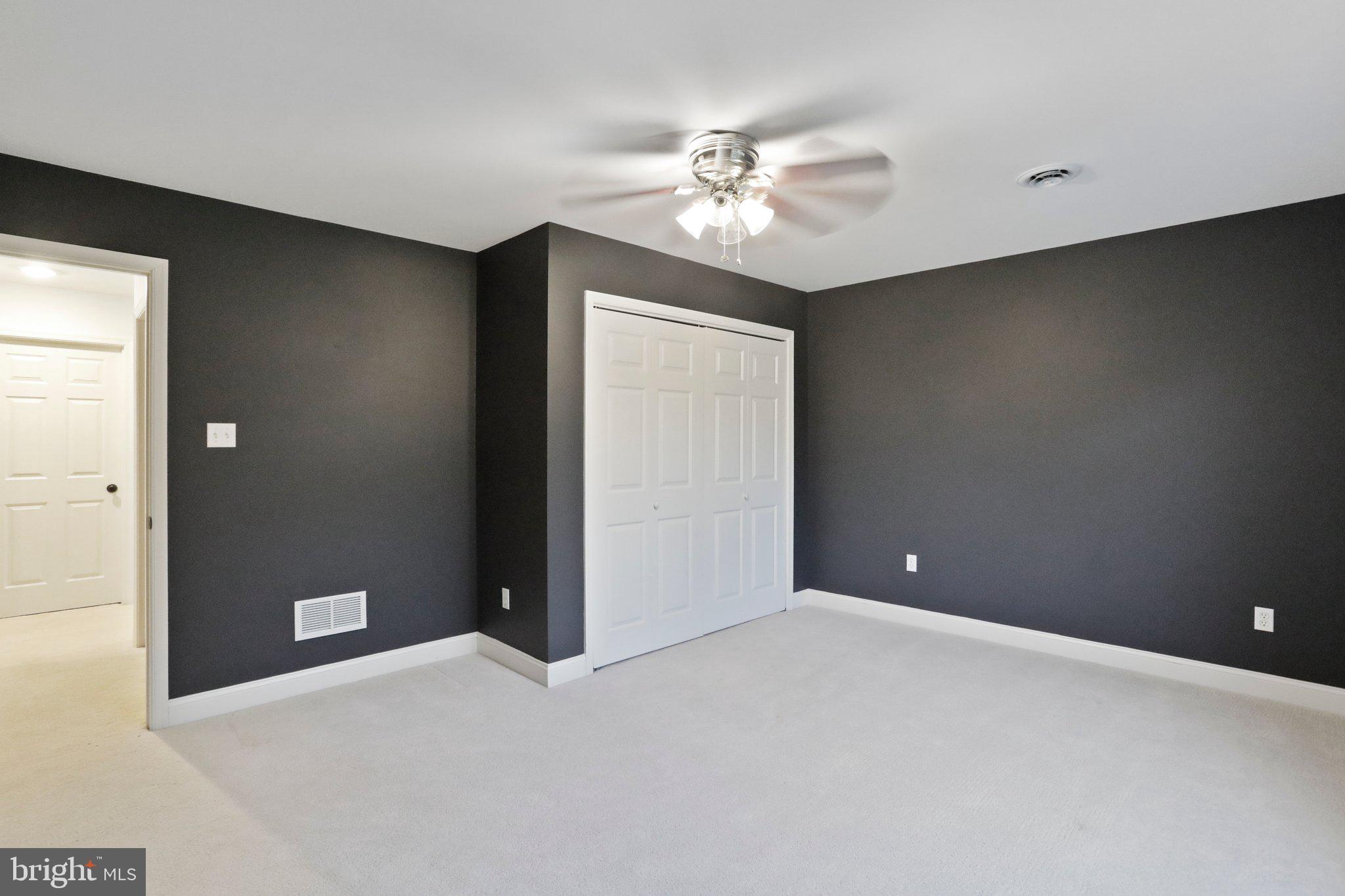 BIG POOL - Residential