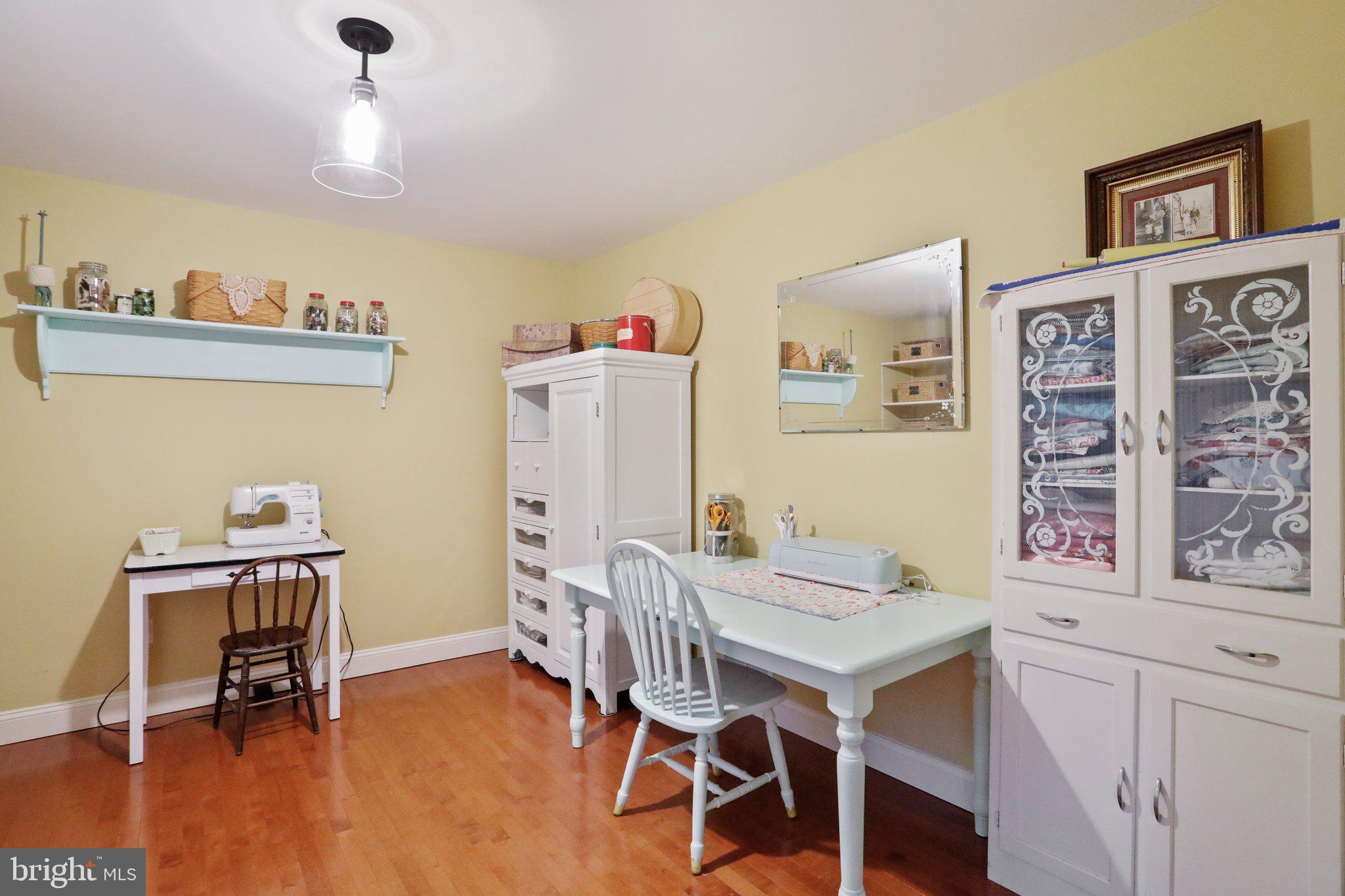 BIG POOL - Residential