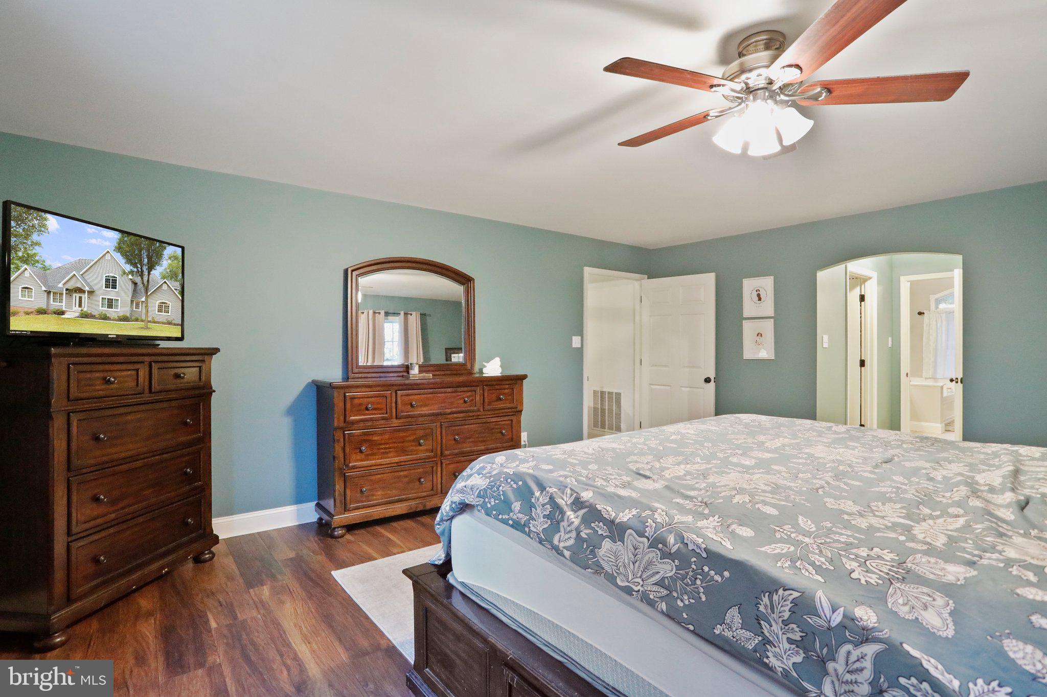 BIG POOL - Residential