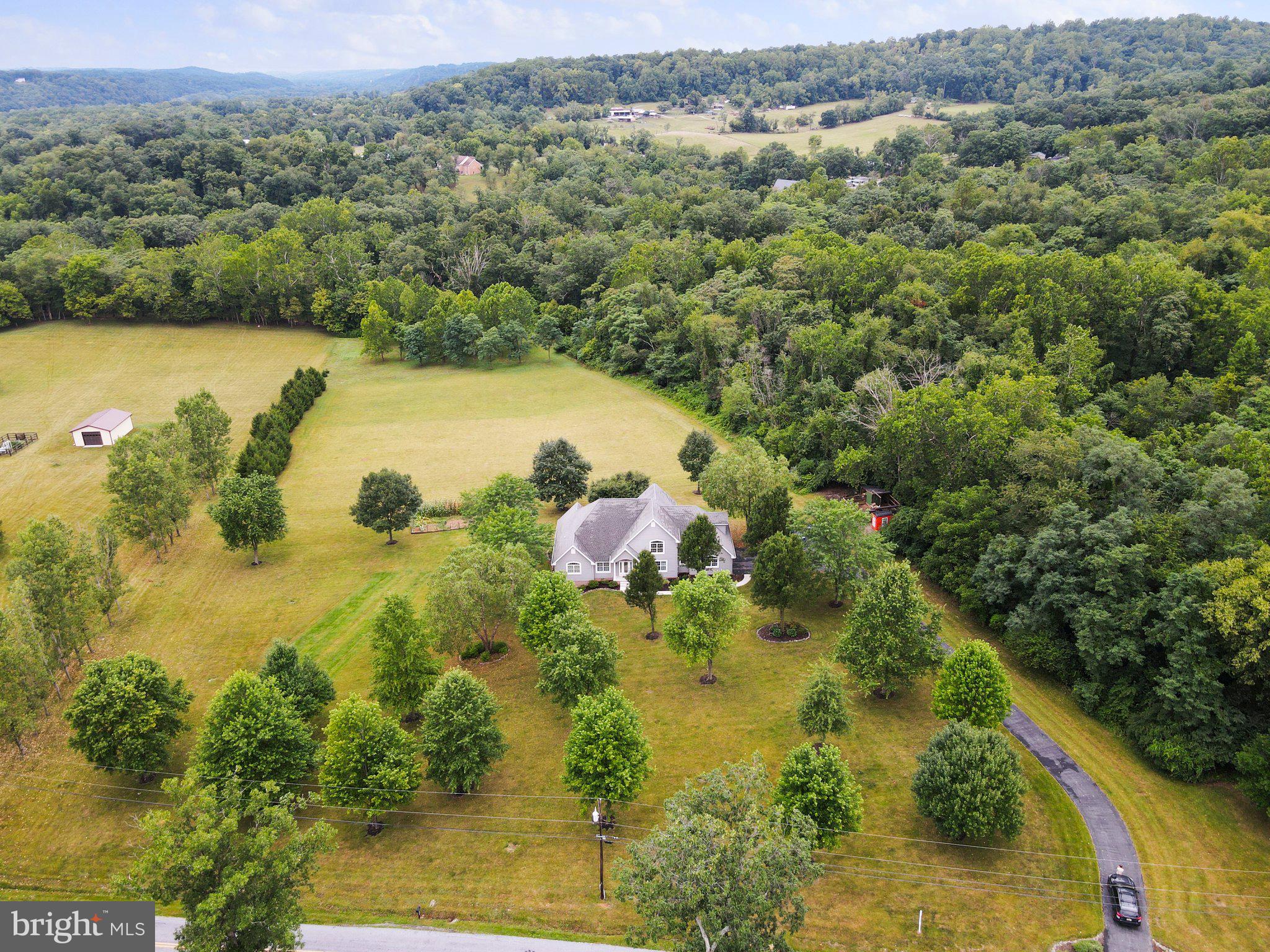 BIG POOL - Residential