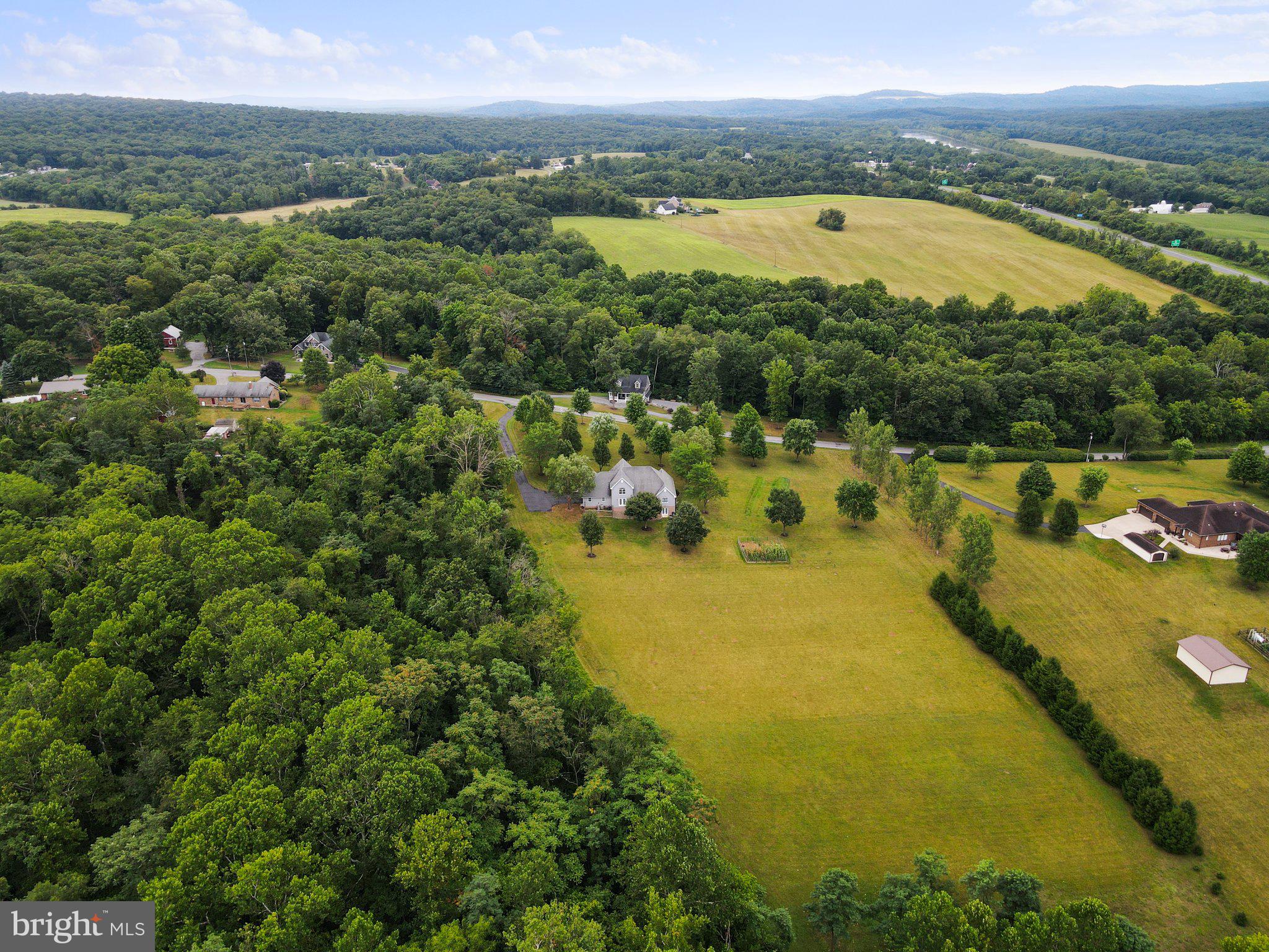 BIG POOL - Residential