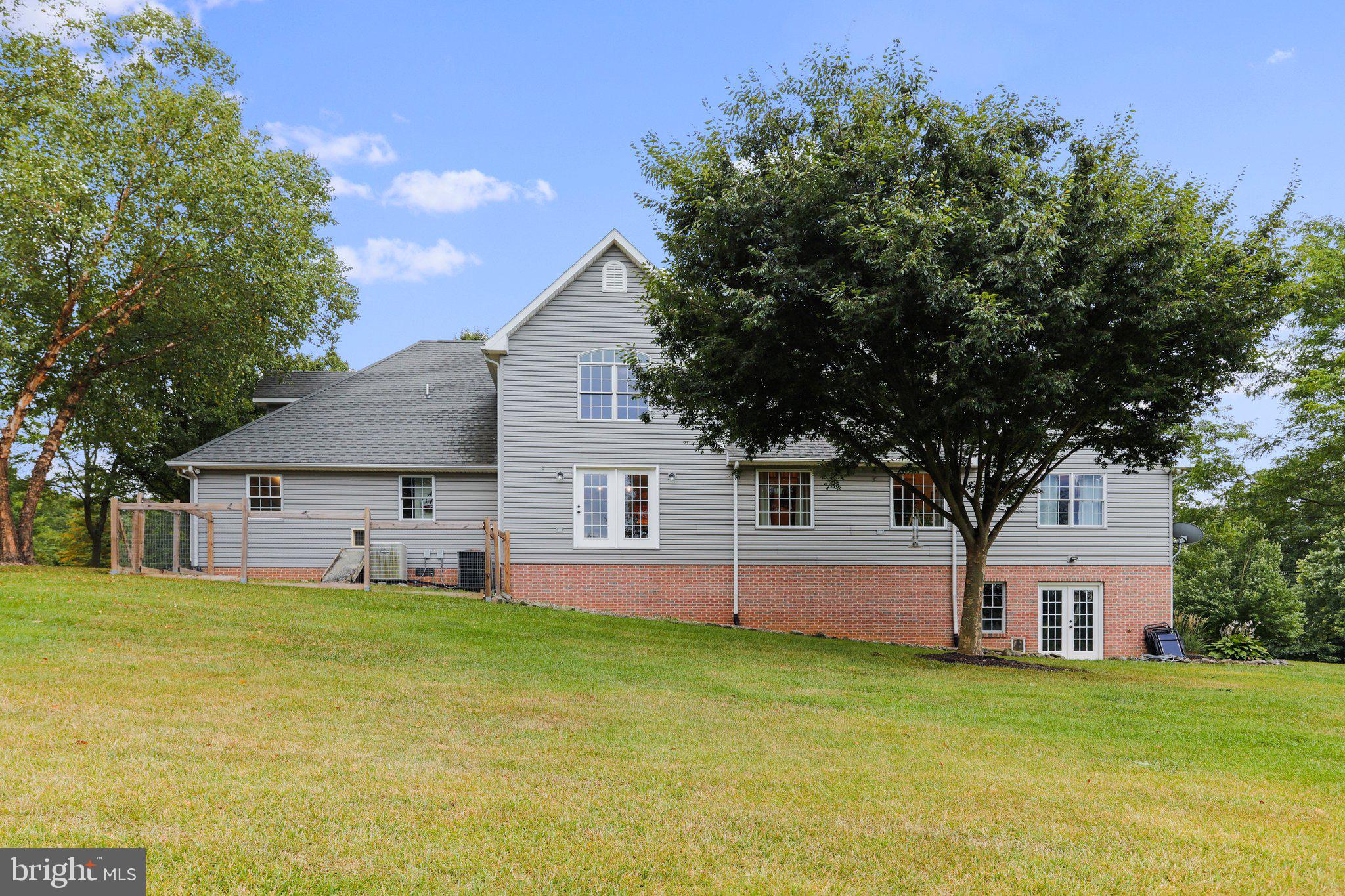 BIG POOL - Residential