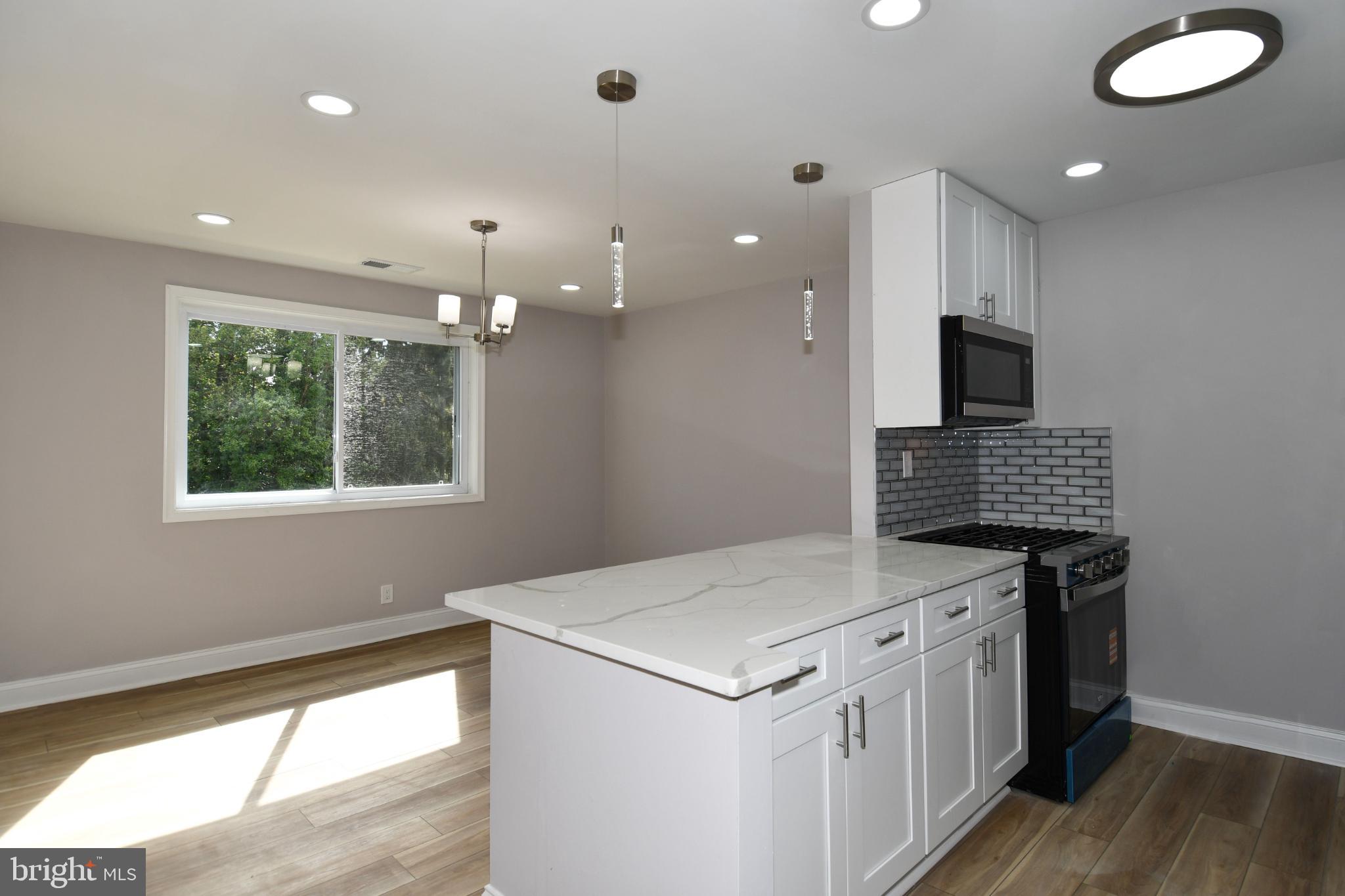 3225 UNIVERSITY BOULEVARD W 22