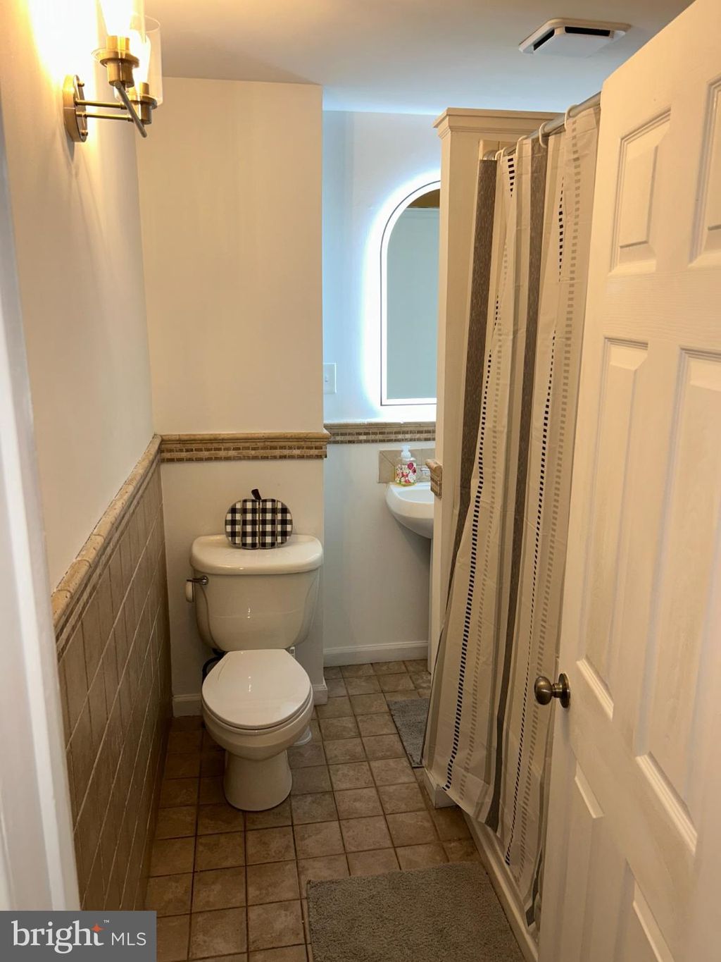Photo of 2817 S Alder Street, PHILADELPHIA, PA 19148 (MLS # PAPH2546622)