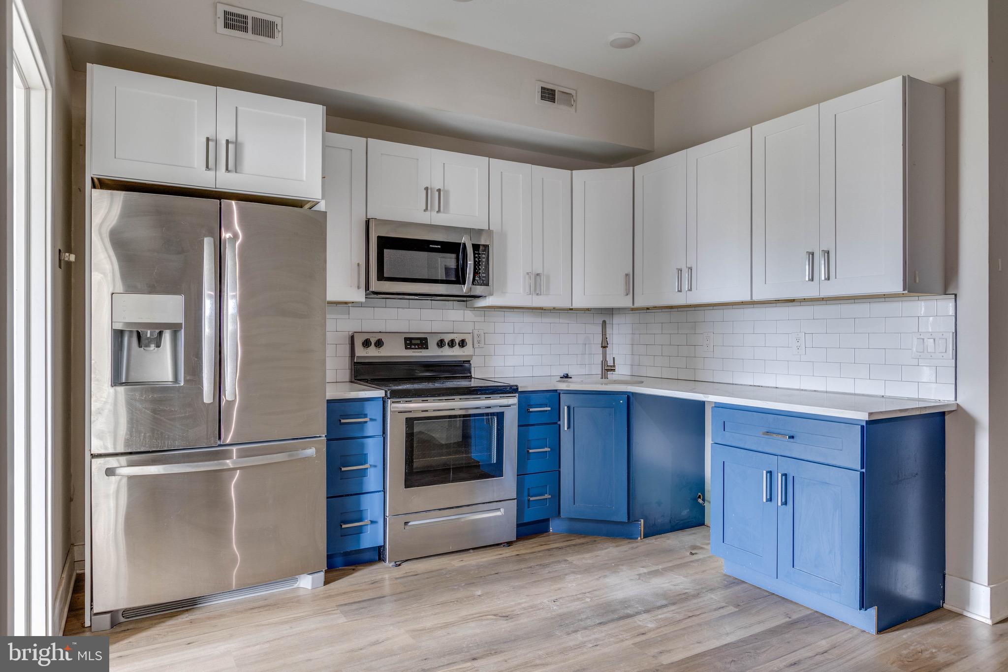 OLDE KENSINGTON - Residential Lease