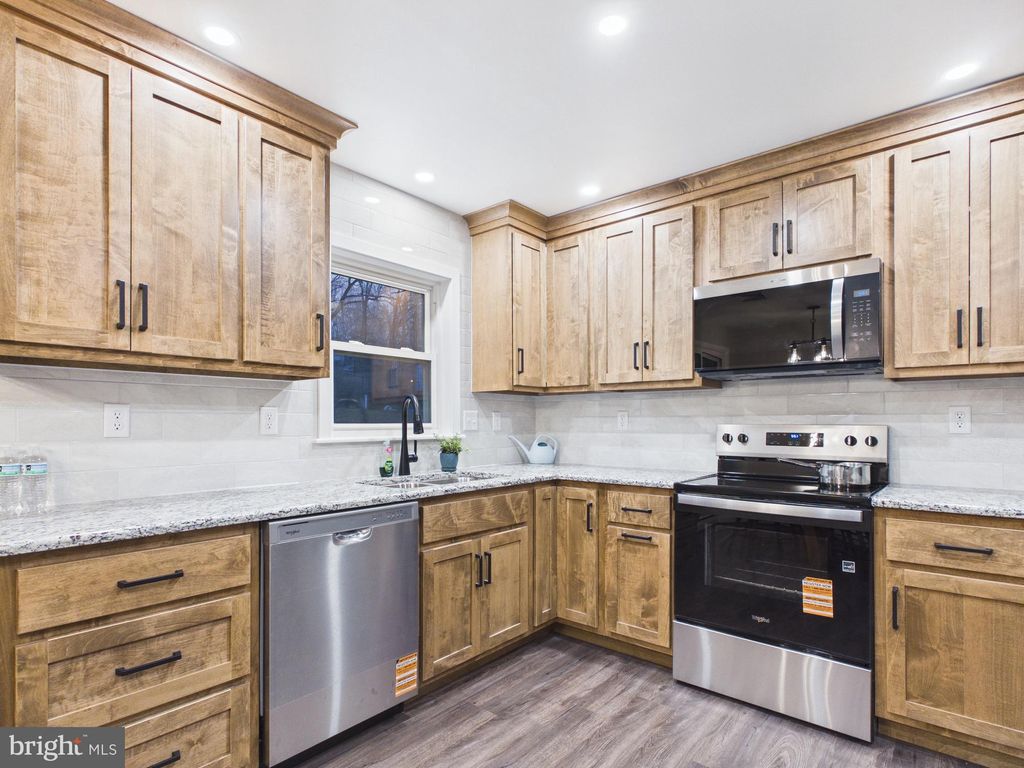 Photo of 815 Twin Oaks Drive, HUMMELSTOWN, PA 17036 (MLS # PADA2057152)