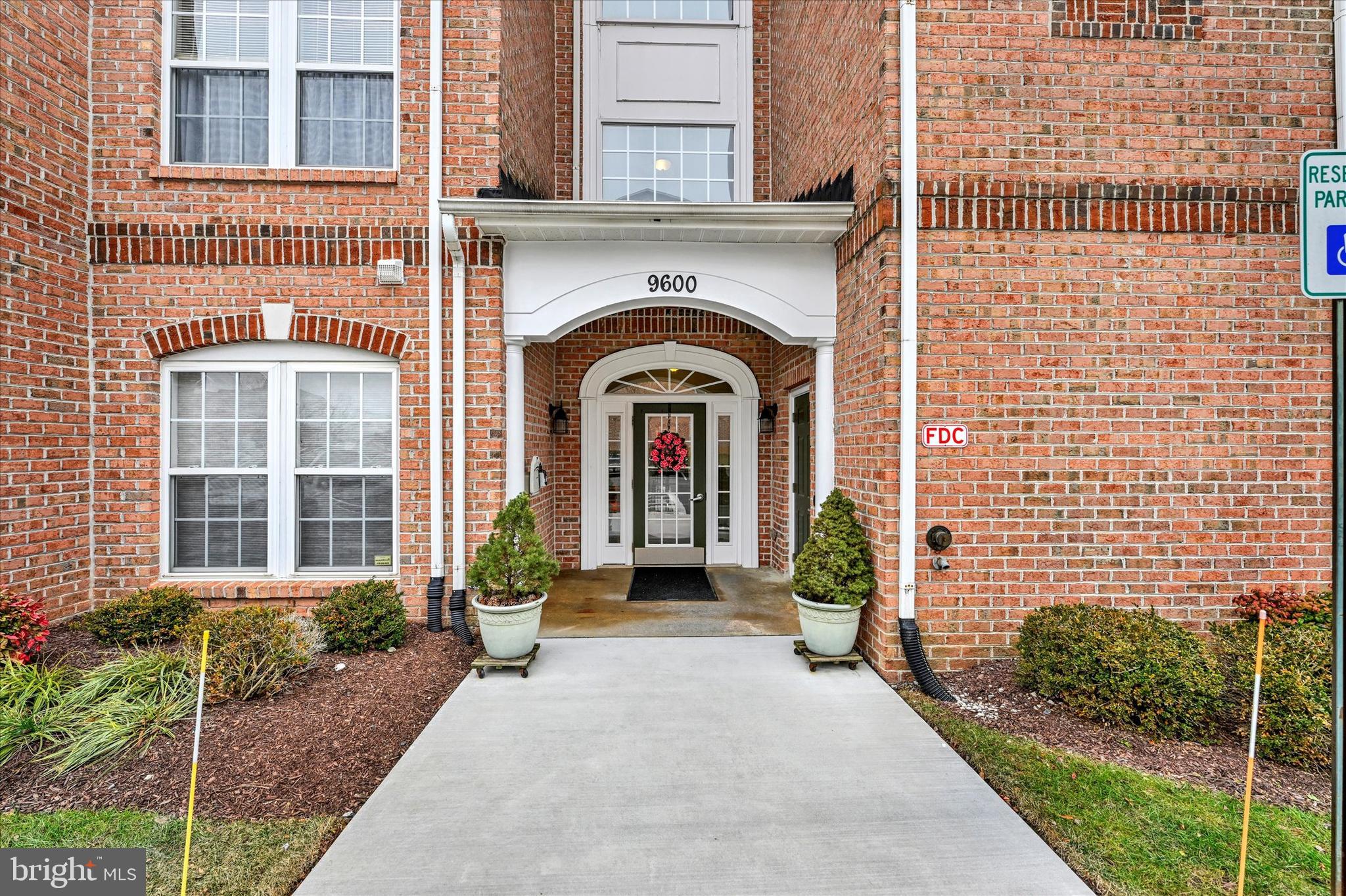 9600 AMBERLEIGH LANE J 9600J