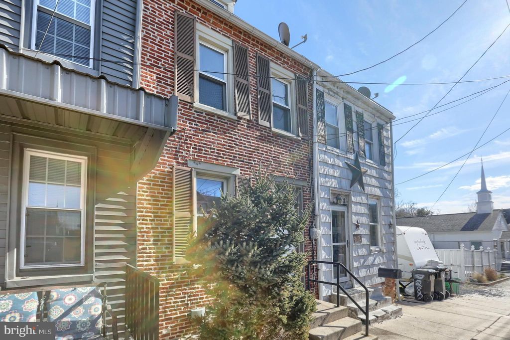 Photo of 285 S FIFTH ST, COLUMBIA, PA 17512 (MLS # PALA2030704)