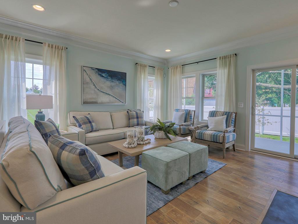 WESTRIDGE SHORES - Residential