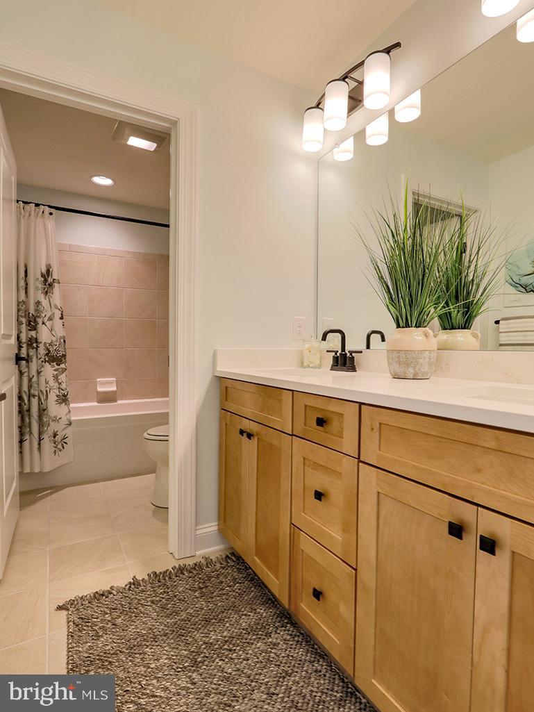 WESTRIDGE SHORES - Residential