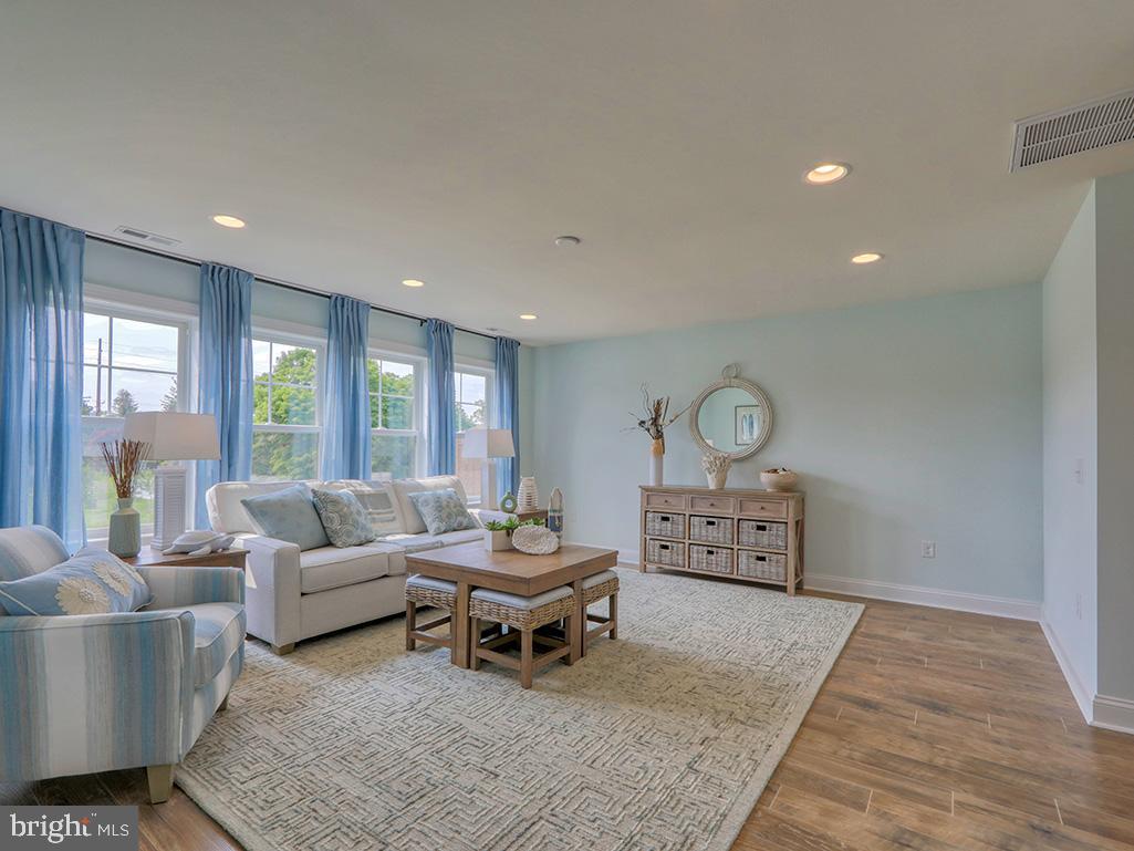 WESTRIDGE SHORES - Residential