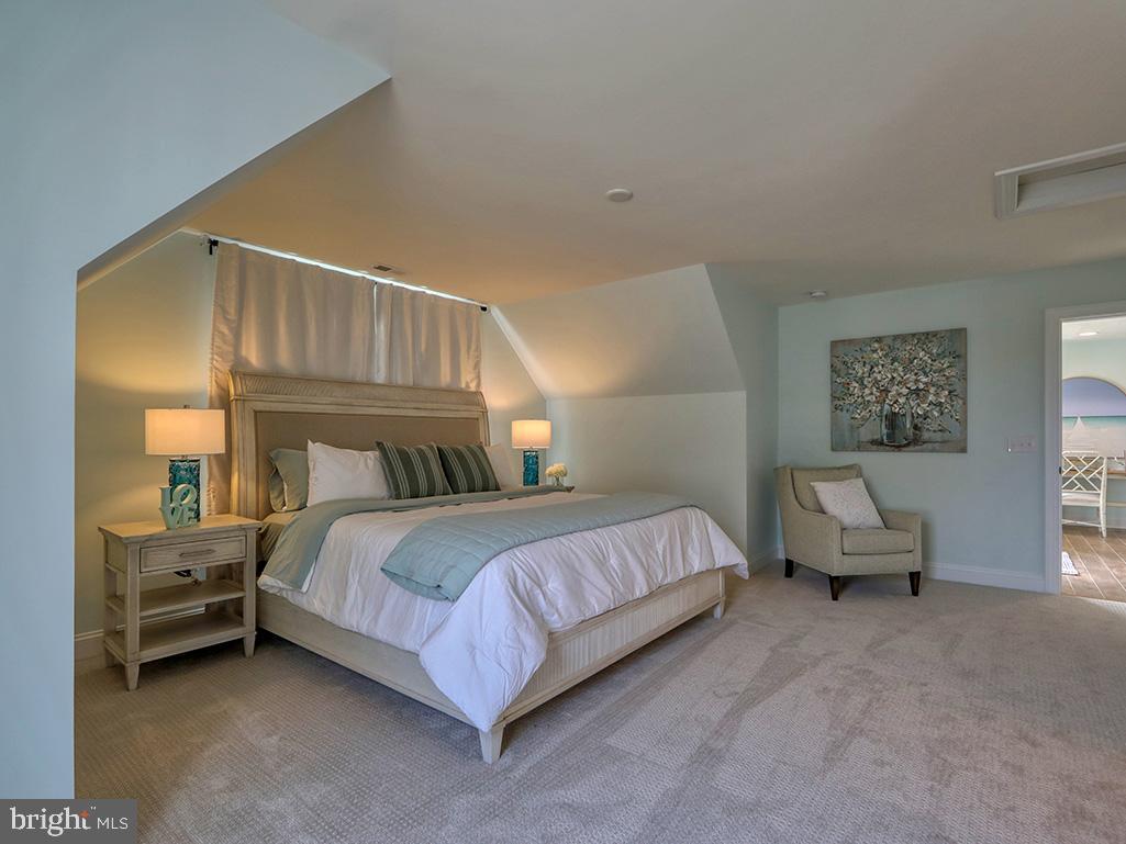 WESTRIDGE SHORES - Residential