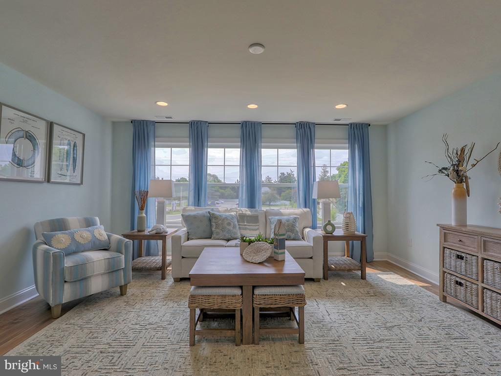 WESTRIDGE SHORES - Residential