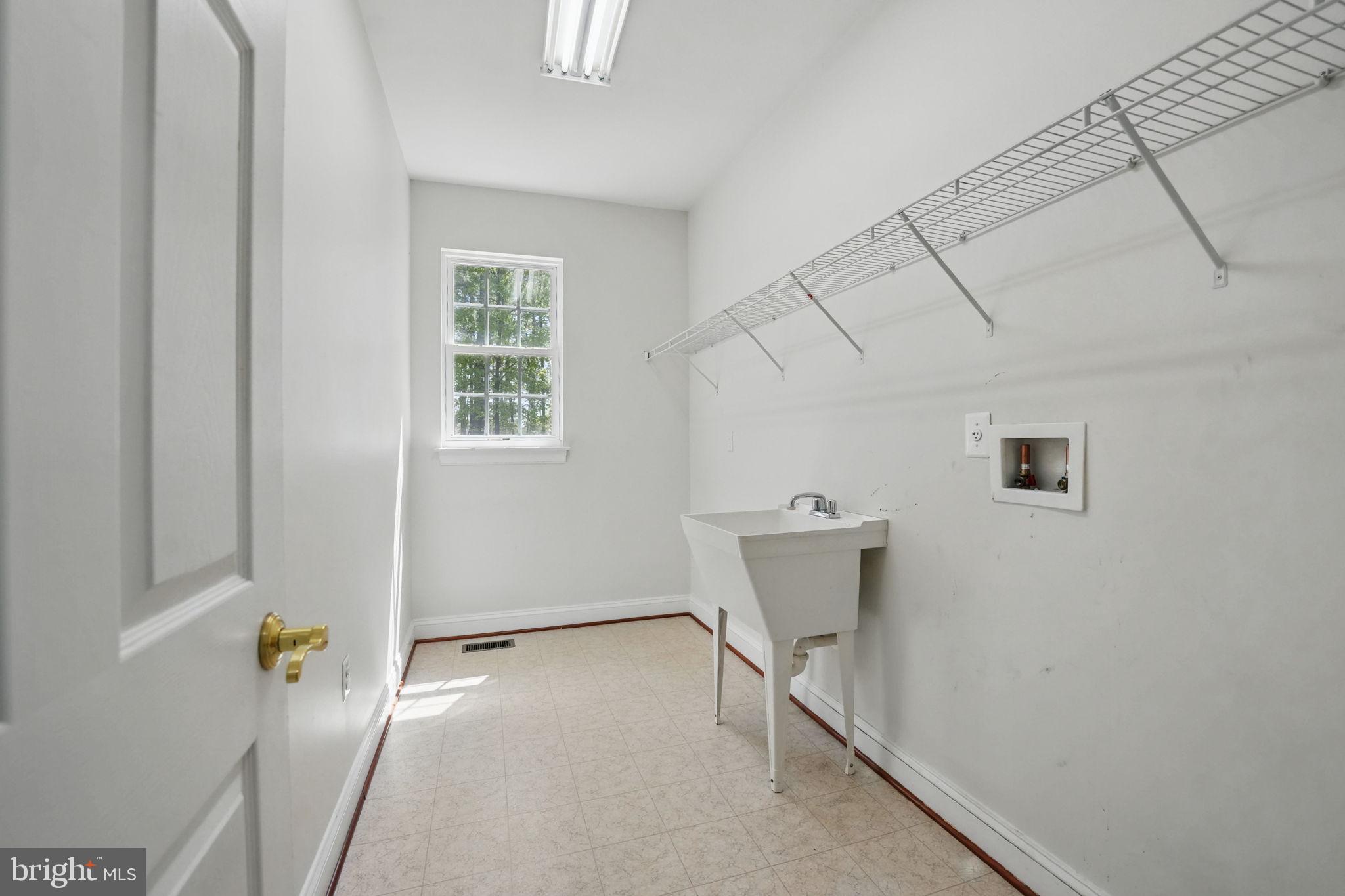 FAWN LAKE - Residential Lease