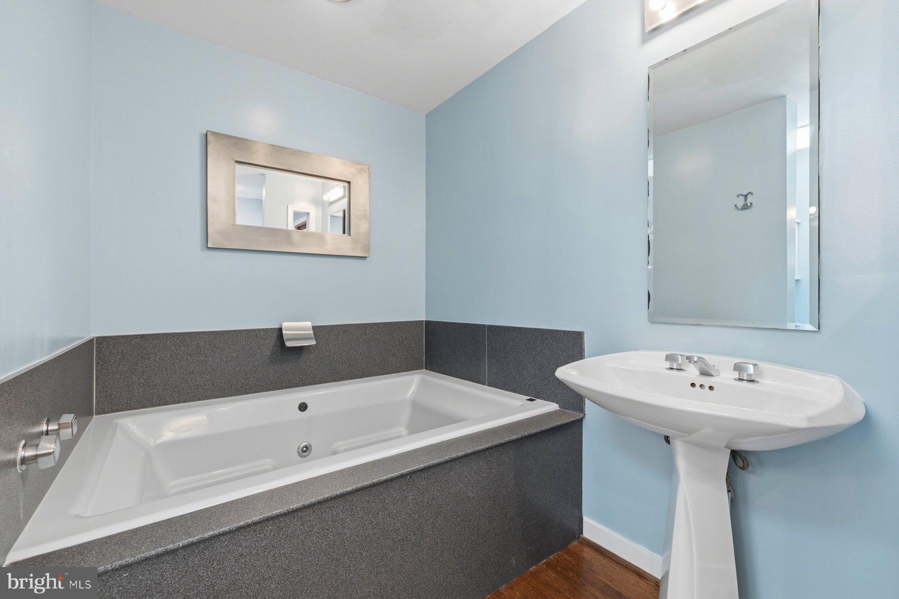 WEST SPRINGFIELD - Residential