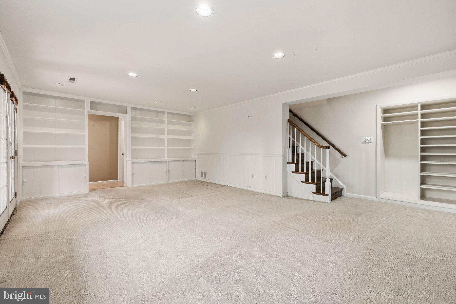 WEST SPRINGFIELD - Residential