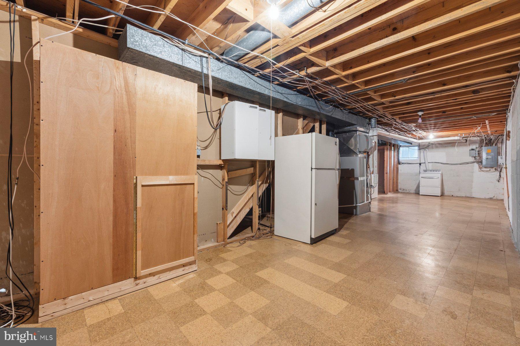 WEST SPRINGFIELD - Residential