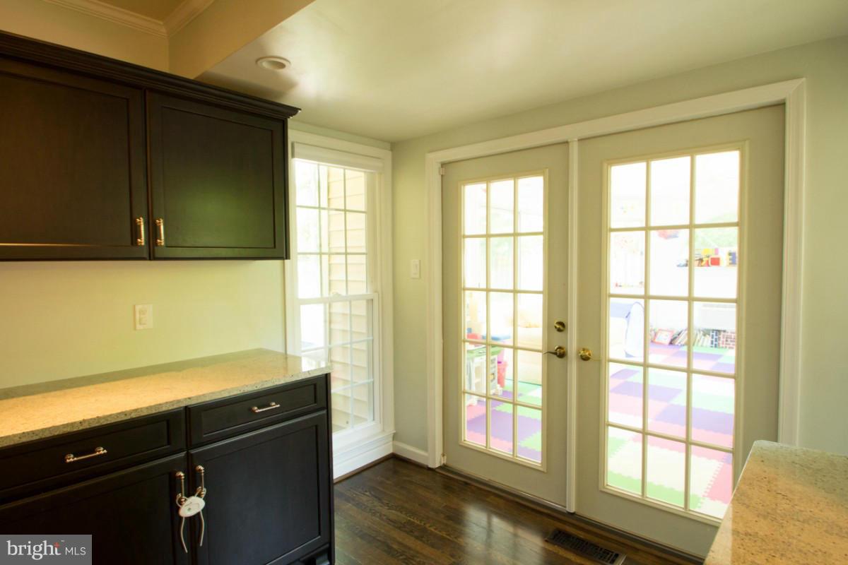 DOLLEY MADISON ESTATES - Residential Lease