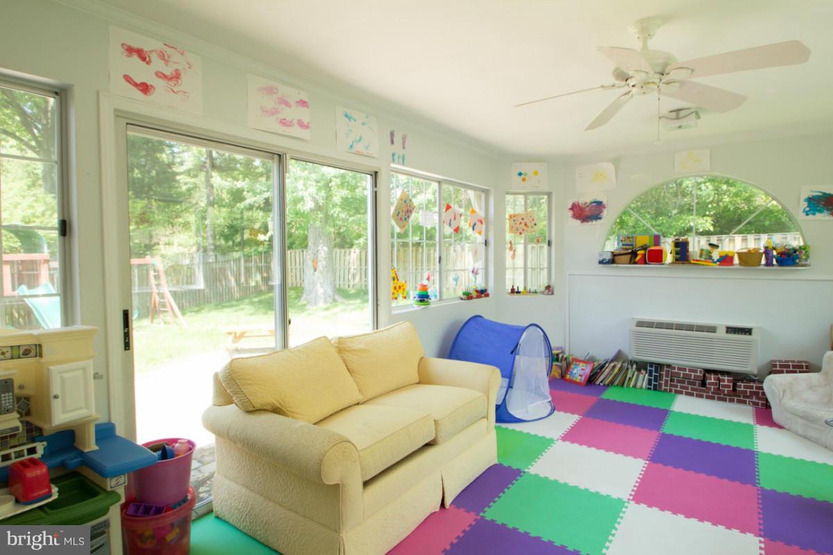 DOLLEY MADISON ESTATES - Residential Lease