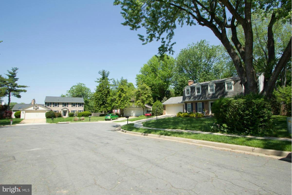 DOLLEY MADISON ESTATES - Residential Lease