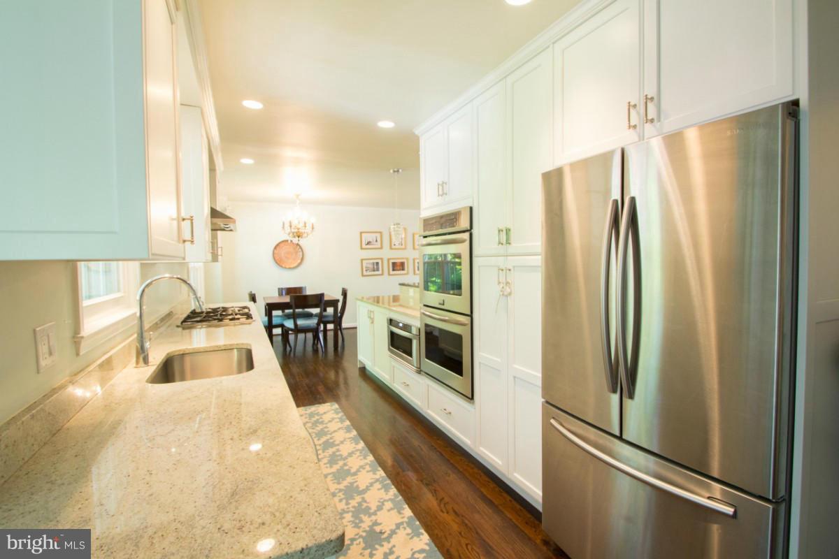 DOLLEY MADISON ESTATES - Residential Lease