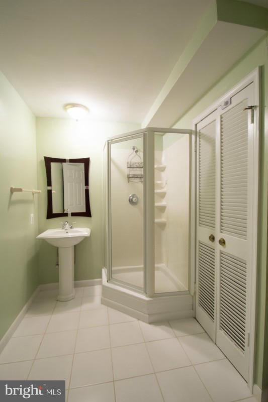 DOLLEY MADISON ESTATES - Residential Lease