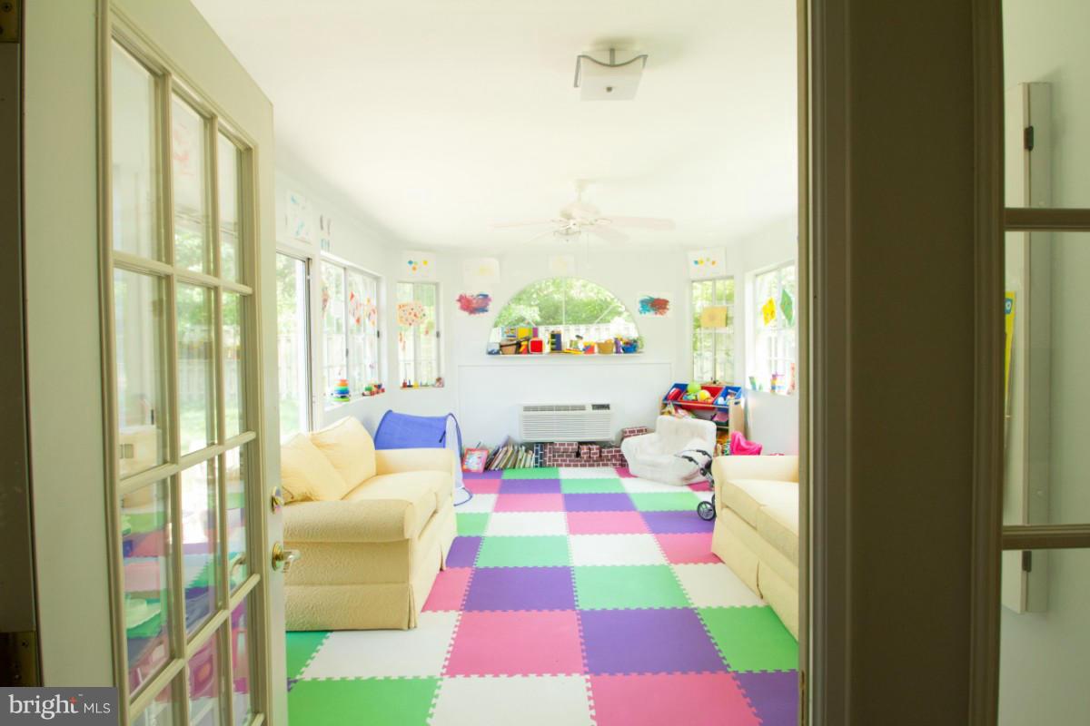 DOLLEY MADISON ESTATES - Residential Lease