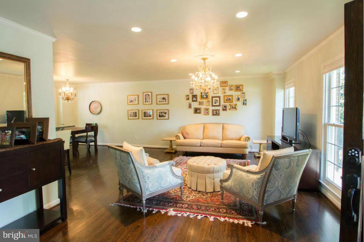 DOLLEY MADISON ESTATES - Residential Lease