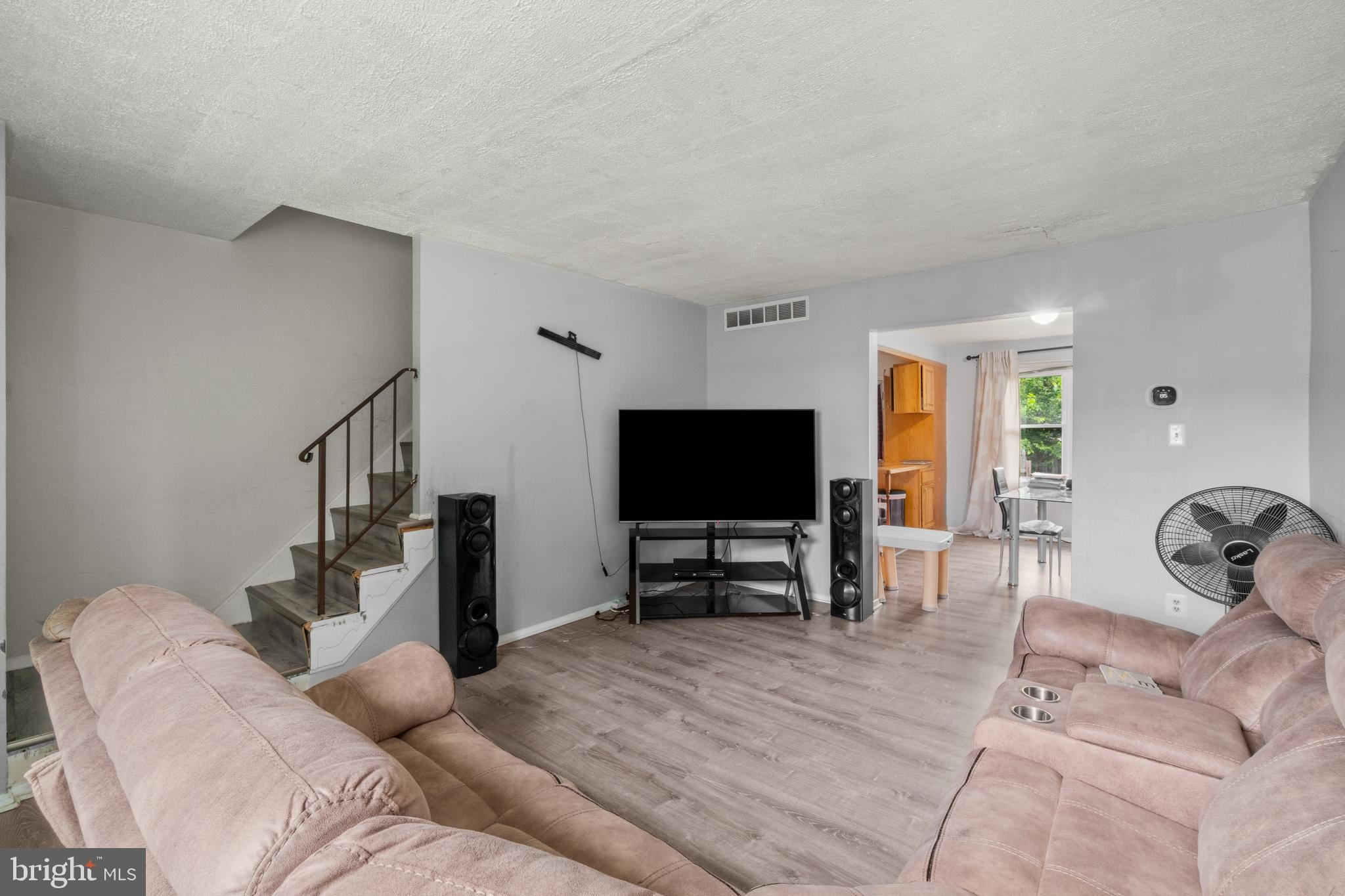 10 MITNICK COURT