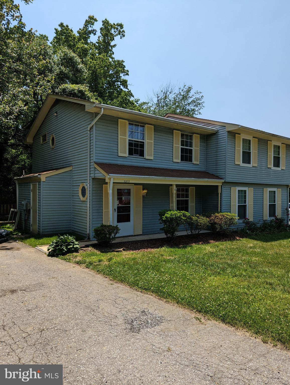 WHISPERING WOODS - Residential Lease