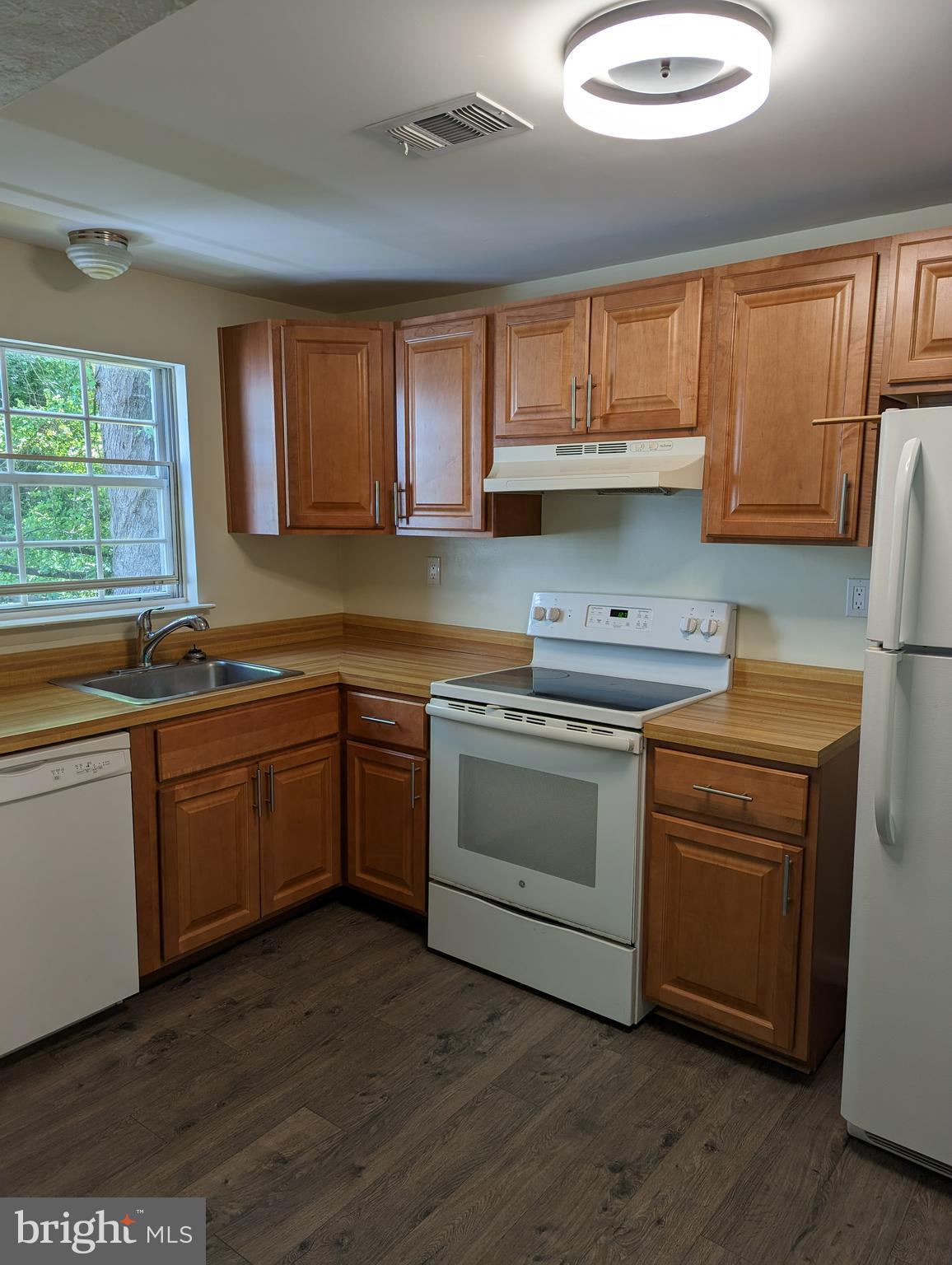WHISPERING WOODS - Residential Lease