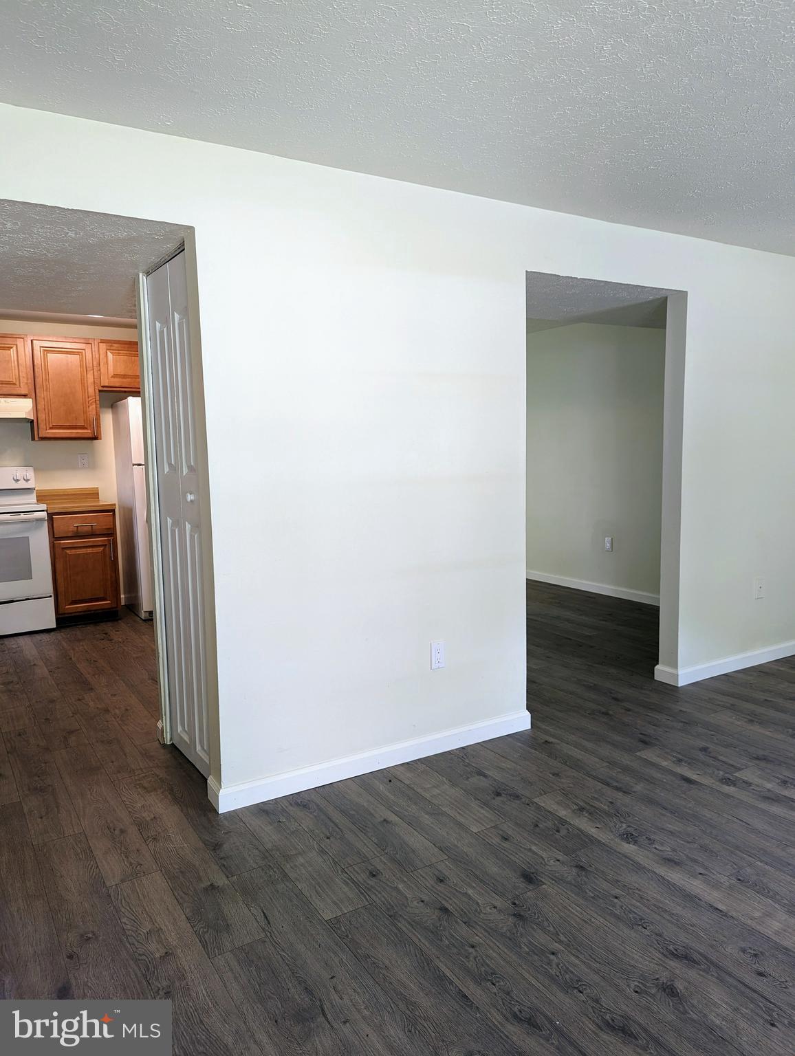 WHISPERING WOODS - Residential Lease