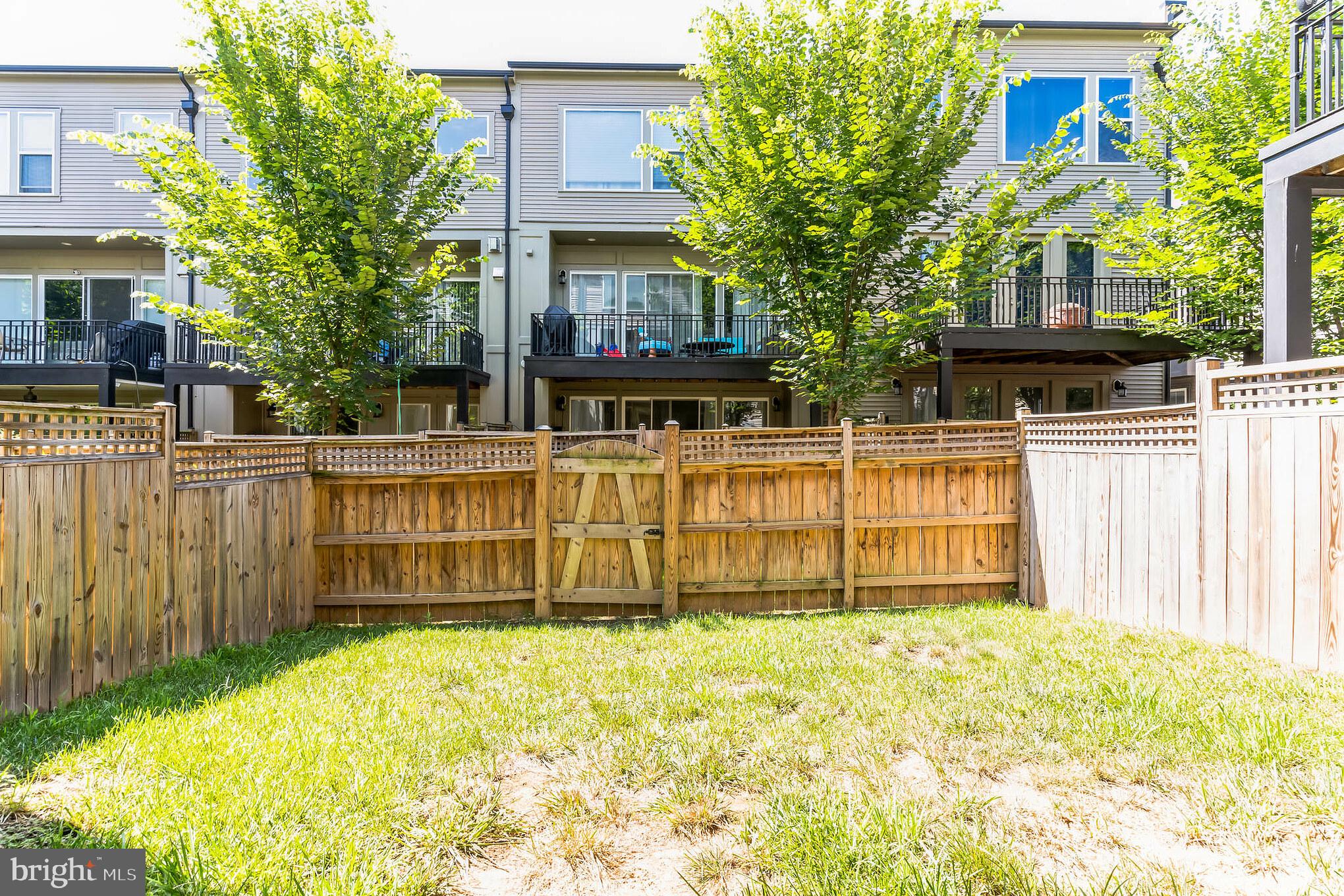 BRAMBLETON TOWN CENTER - Residential Lease