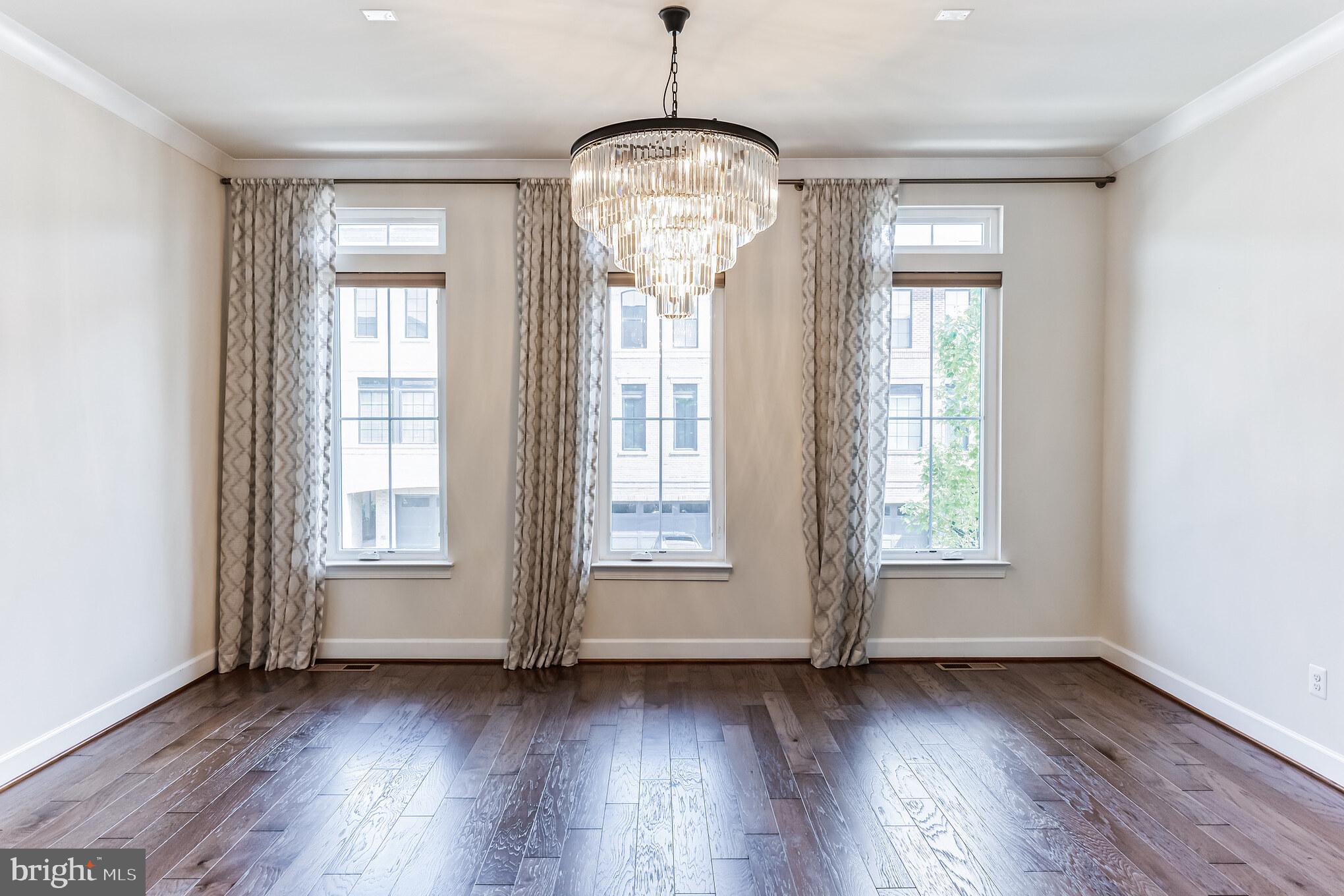 BRAMBLETON TOWN CENTER - Residential Lease