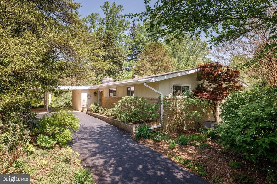 Well-maintained rancher in a desirable Phoenix neighborhood offering a private, nature-filled setting with woodsy views. Upper level features 3 bedrooms and 2 full baths, including a primary suite with walk-out patio. Finished basement includes a bonus flex room that could serve as an additional bedroom, office, or living space. Conveniently located near major commuter routes. Great location!