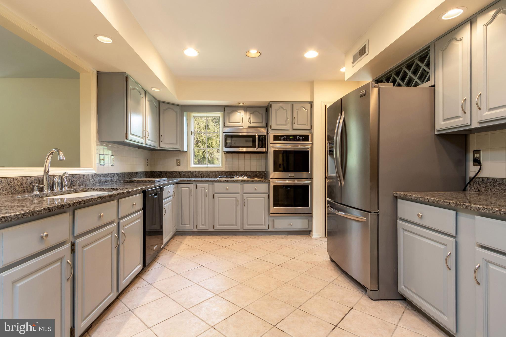 WINDWARD CHASE - Residential