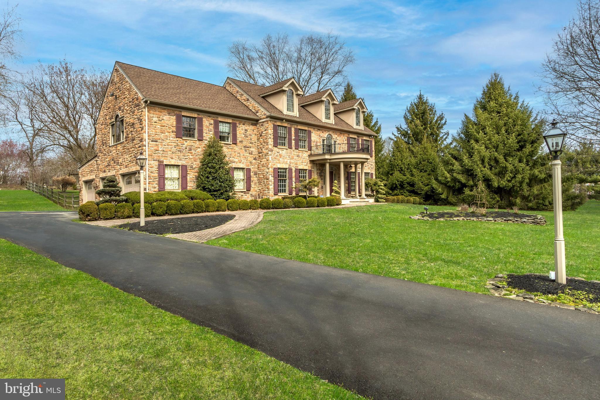 WINDWARD CHASE - Residential