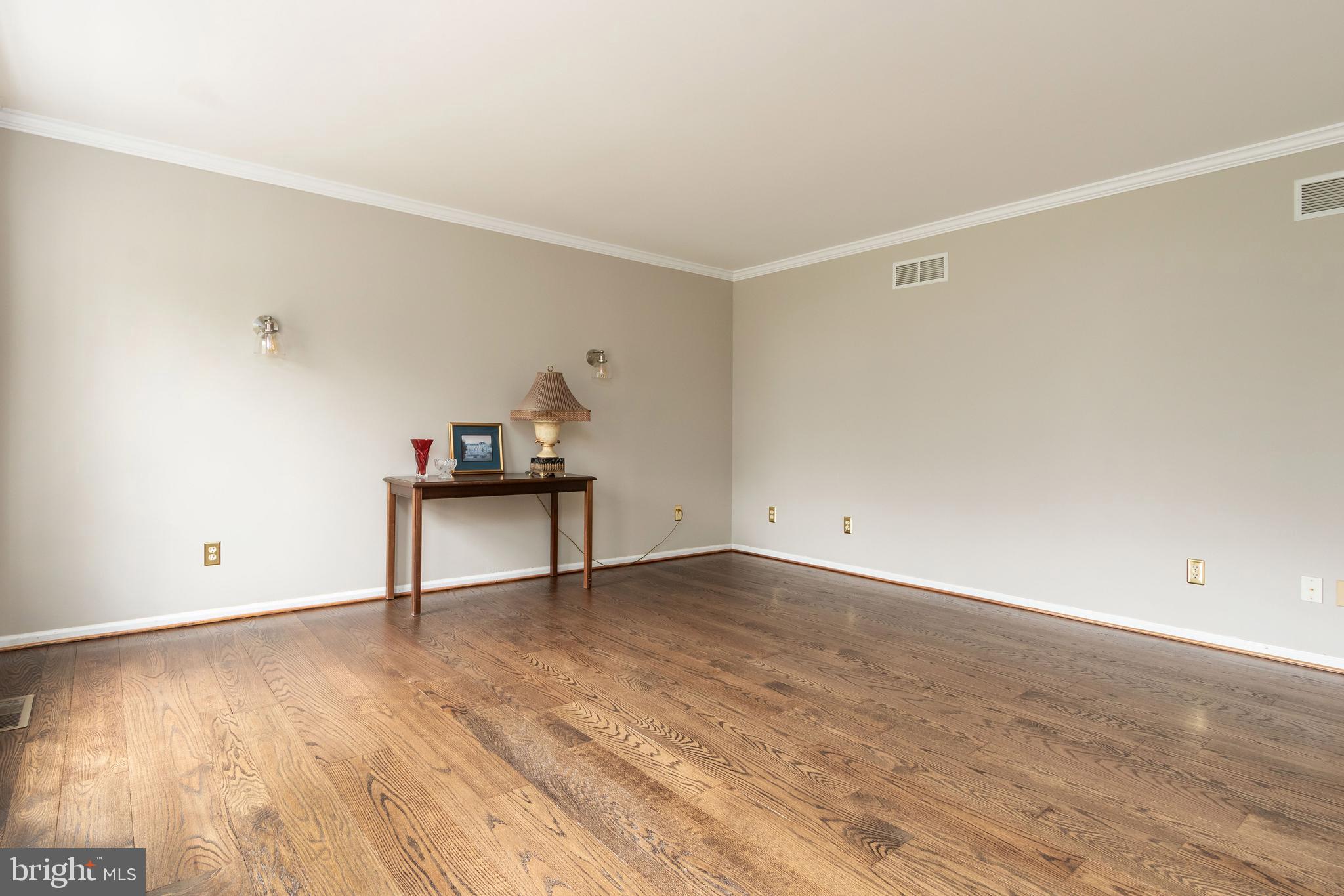 WINDWARD CHASE - Residential