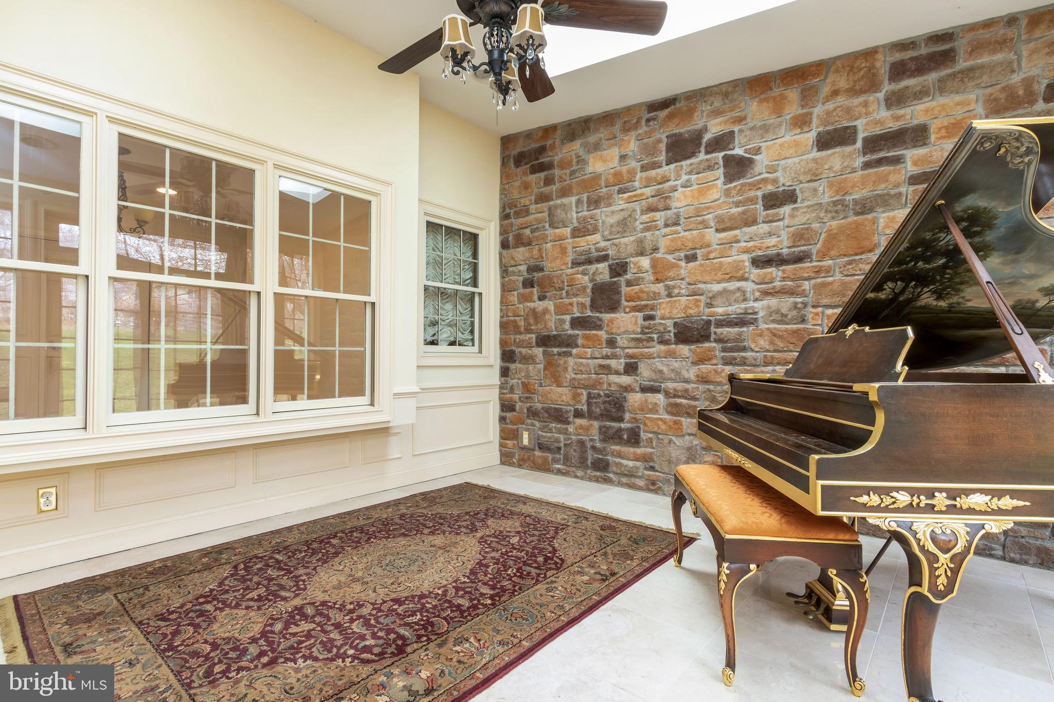 WINDWARD CHASE - Residential