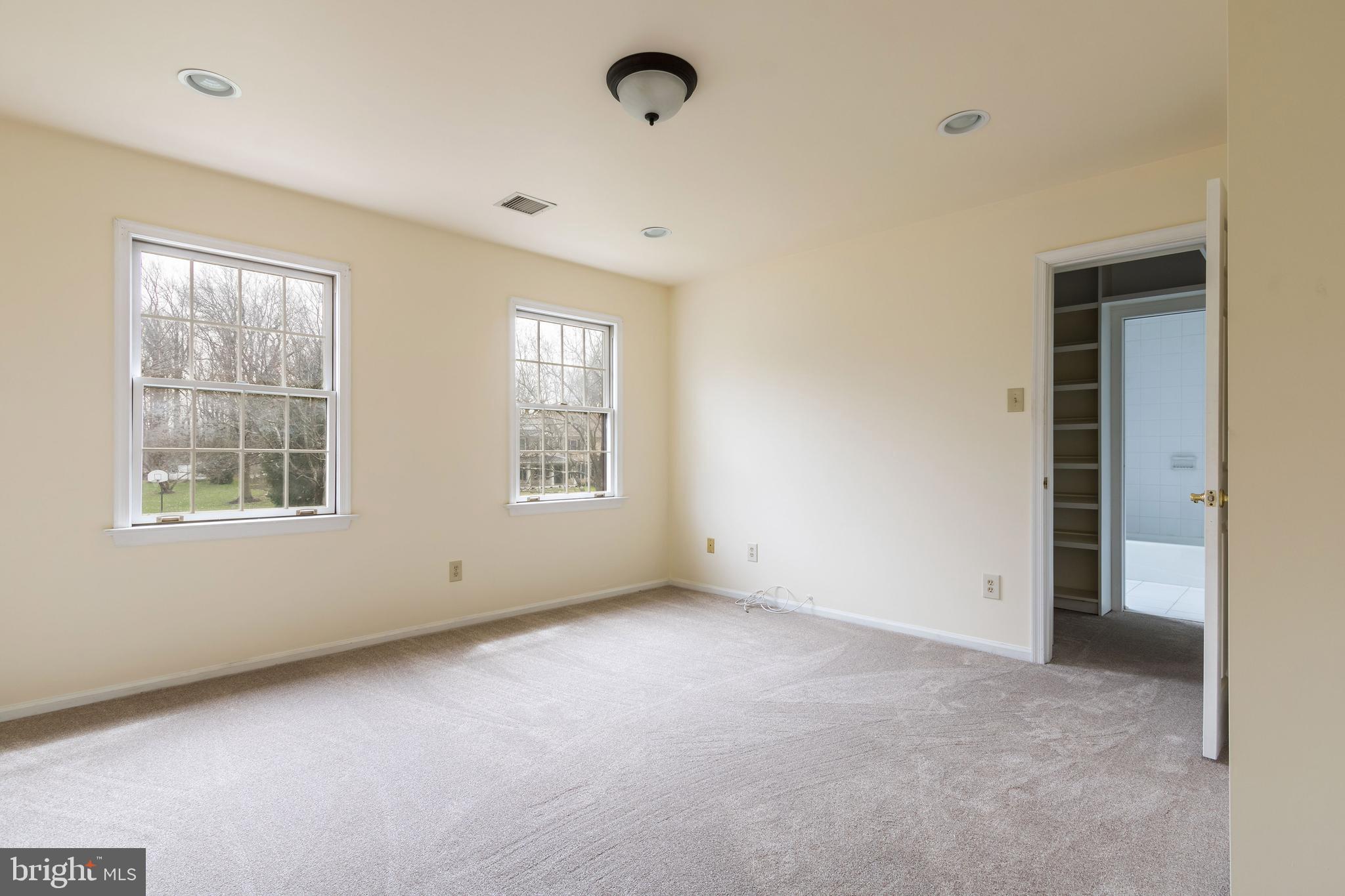 WINDWARD CHASE - Residential