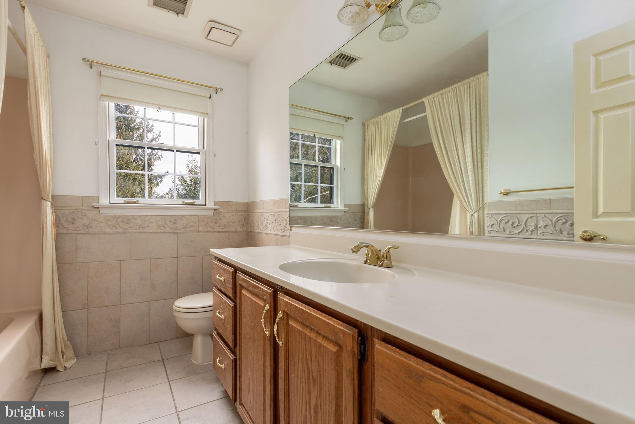 WINDWARD CHASE - Residential