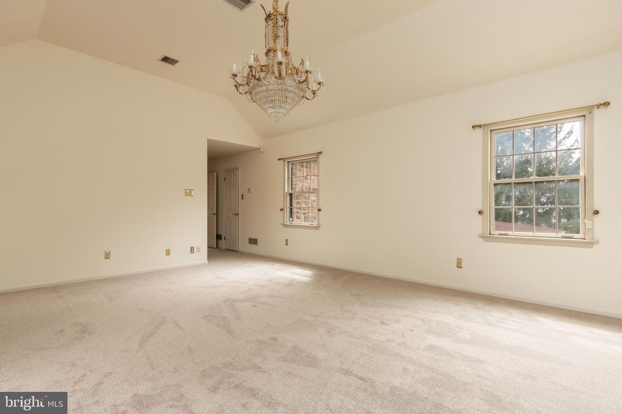 WINDWARD CHASE - Residential