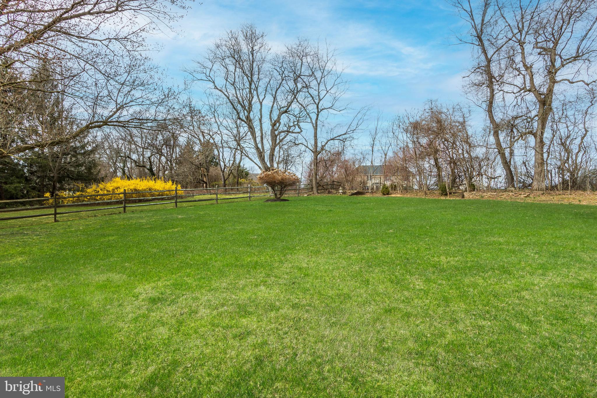 WINDWARD CHASE - Residential